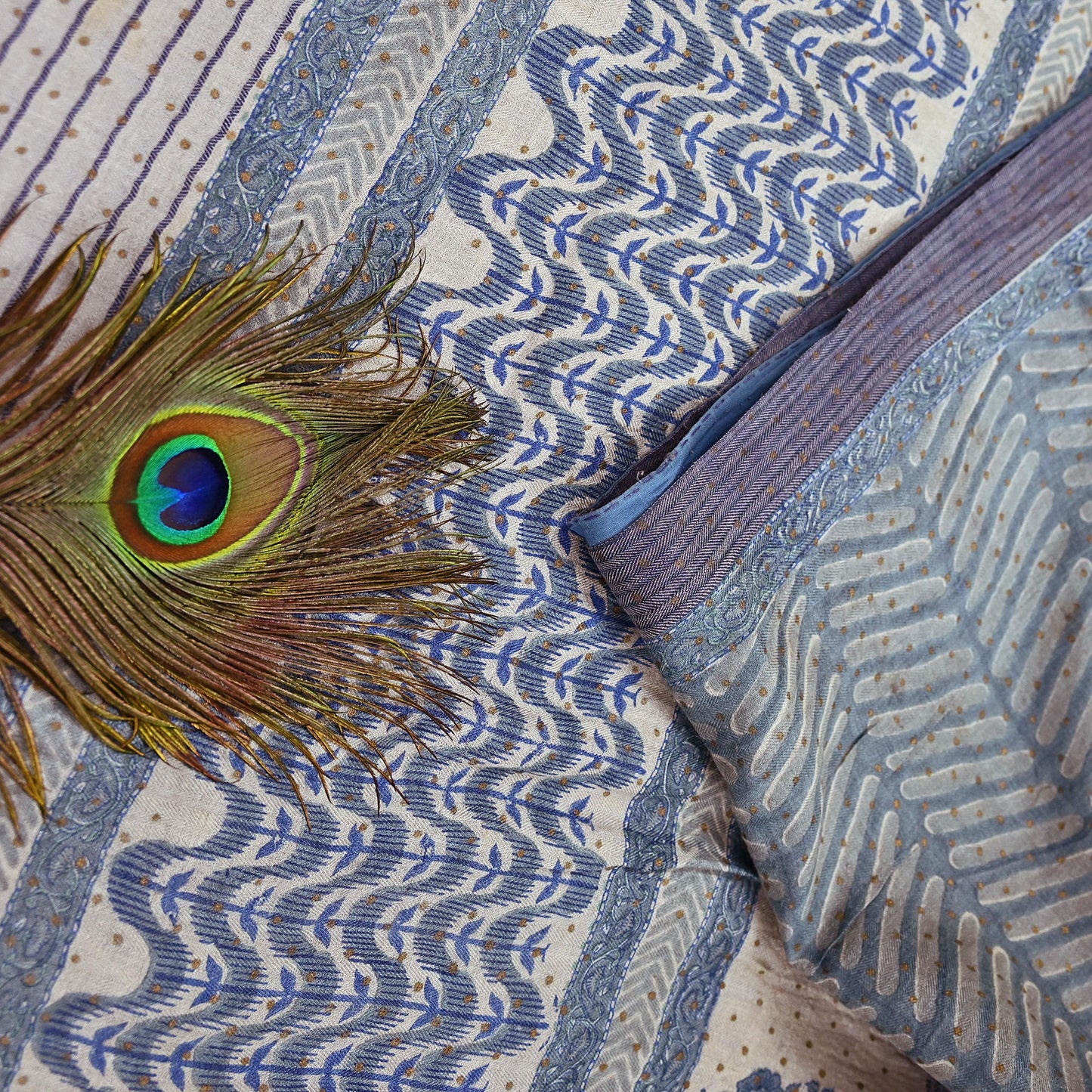 Indian Vintage Gray & Ivory Saree Pure Woolen Woven Printed Sari Warm Craft Fabric 6Yd Border Dress making Crafting Designing