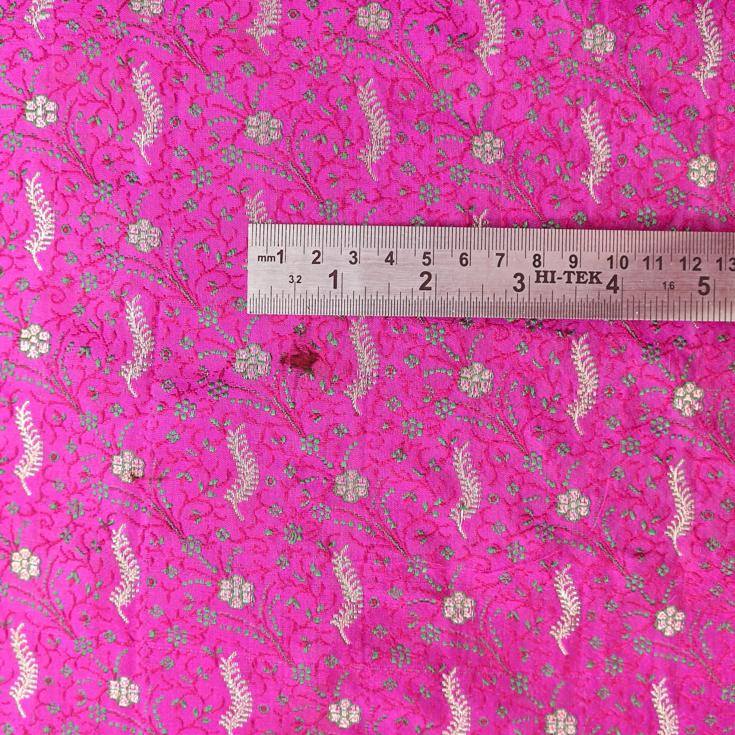 Indian Vintage Sari Heavy Pure Silk Woven Banarasi Brocade Saree Fabric 5Yd Ethnic Dress making Crafting Bollywood Dress Designing Zari