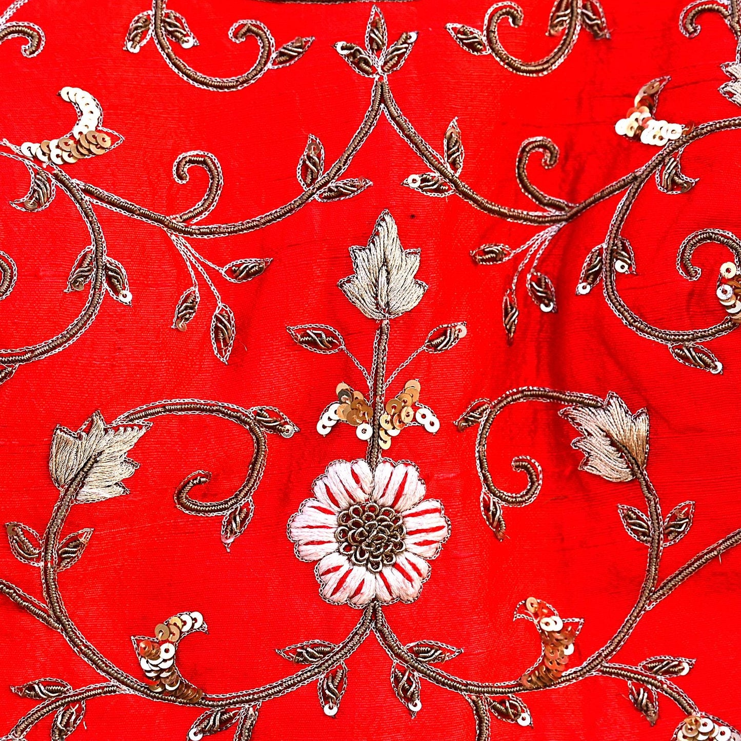 Indian Pre-owned Red raw silk Hand Embroidered By Designer manish malhotra Padded Blouse/Top/Crop L Size Party wear Bollywood