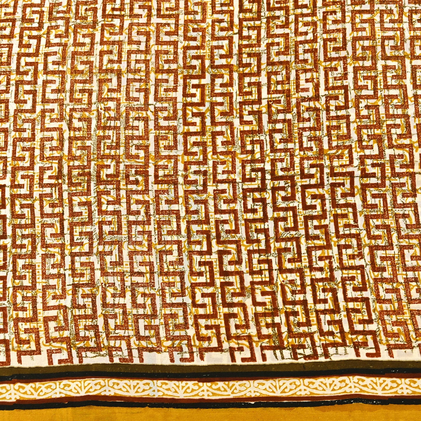 Indian Vintage Ivory Pure Crepe Silk Saree Geometric Print 5 Yards Soft Sewing Fabric for Dressmaking, Quilting, Crafting Upcycling