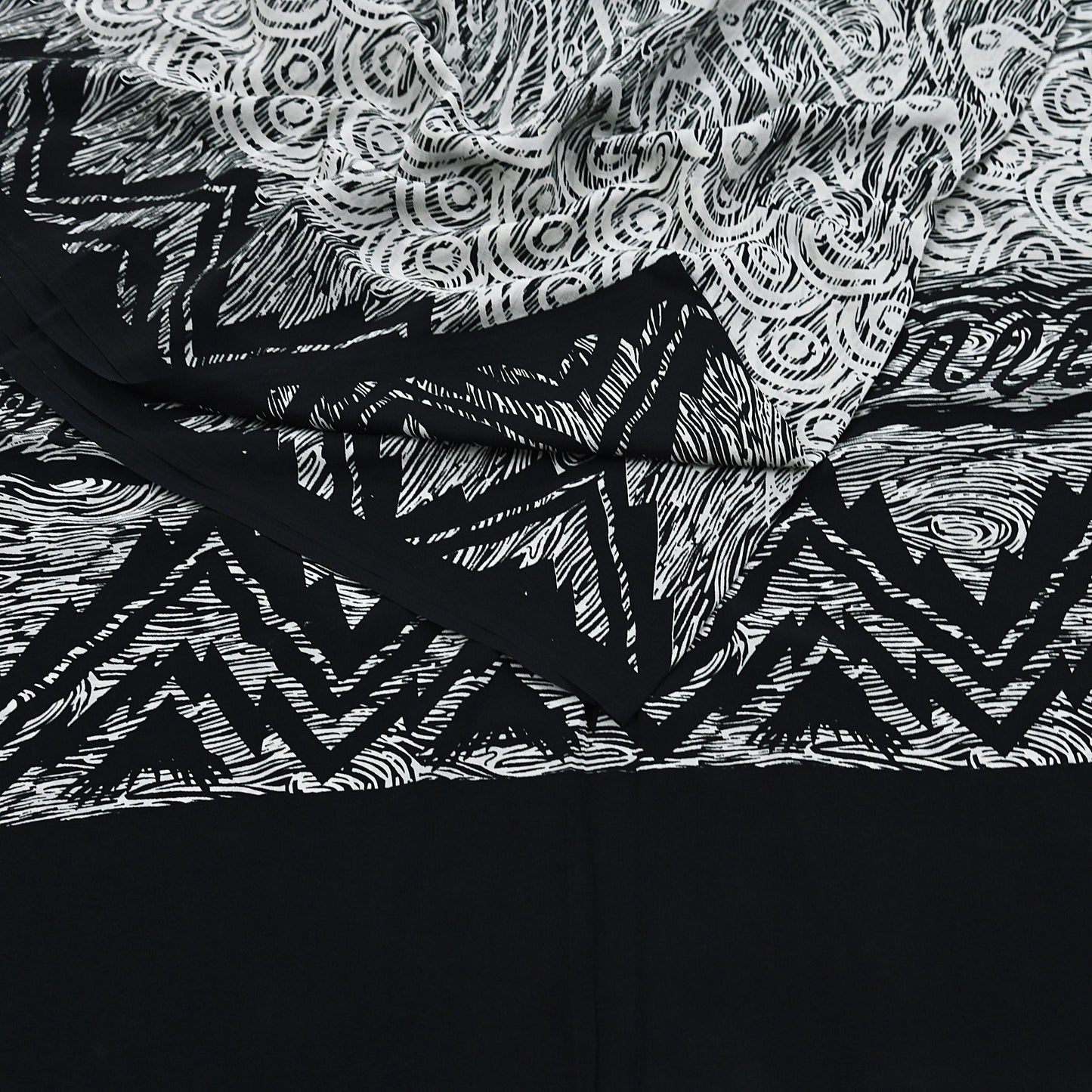 Indian Vintage Black & white Pure Crepe Silk Saree Abstrct Print 5 Yards Soft Sewing Fabric for Dressmaking, Quilting, Crafting Upcycling