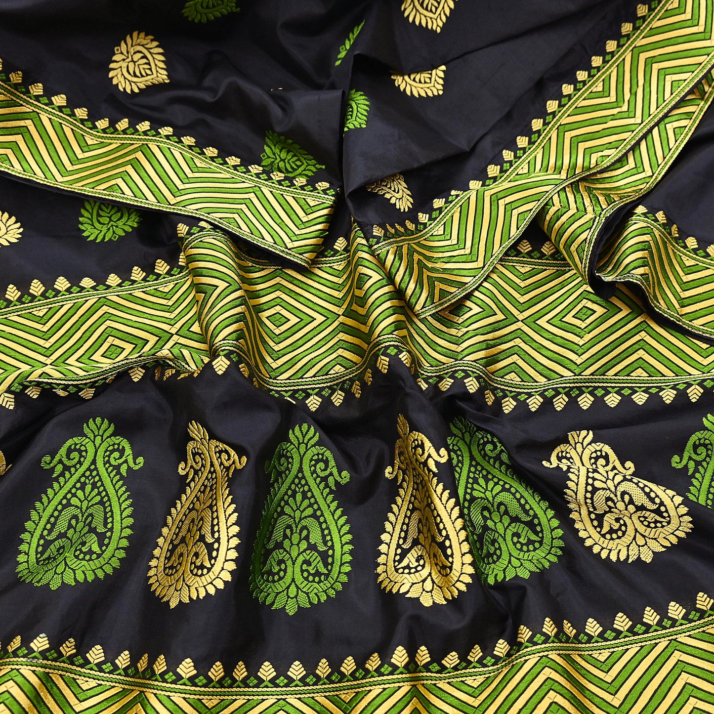Indian Black Pat Silk Mekhela Chador Set Handwoven Assamese Traditional Wear Vintage 2-Piece Mekhela Sador
