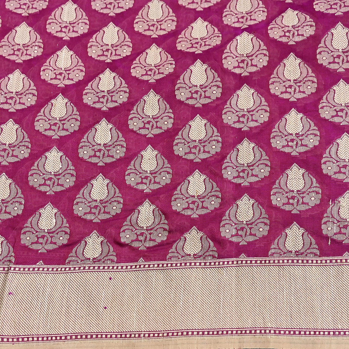 Indian Vintage Heavy Sari Purple & pink Hand Woven Sarees 100% Pure Silk Zari 5Yd Floral with Blouse fabric
