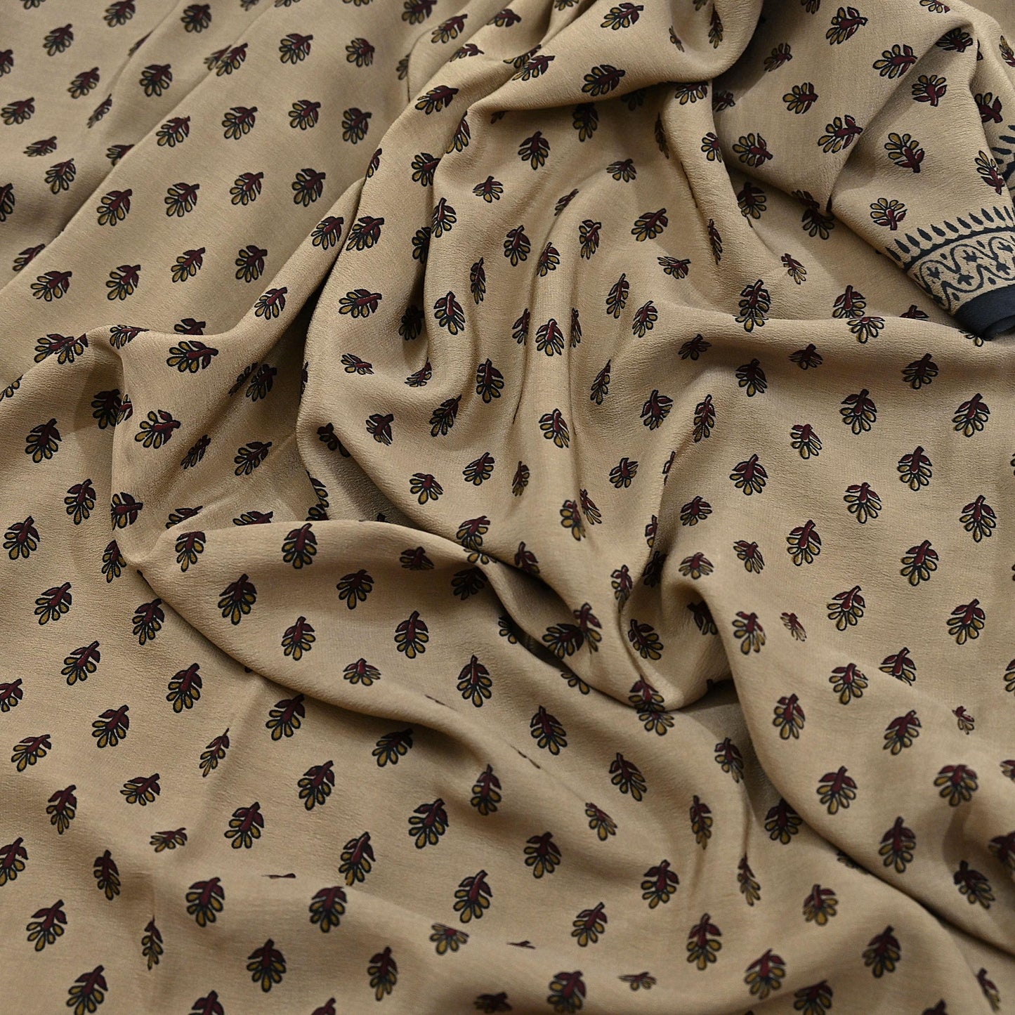 Indian Vintage Sari Brown & Black Pure Crepe Silk Printed Sarees 5yd Sewing Soft Craft Fabric Wrap Dress Making Crafting Quilting Upcycle