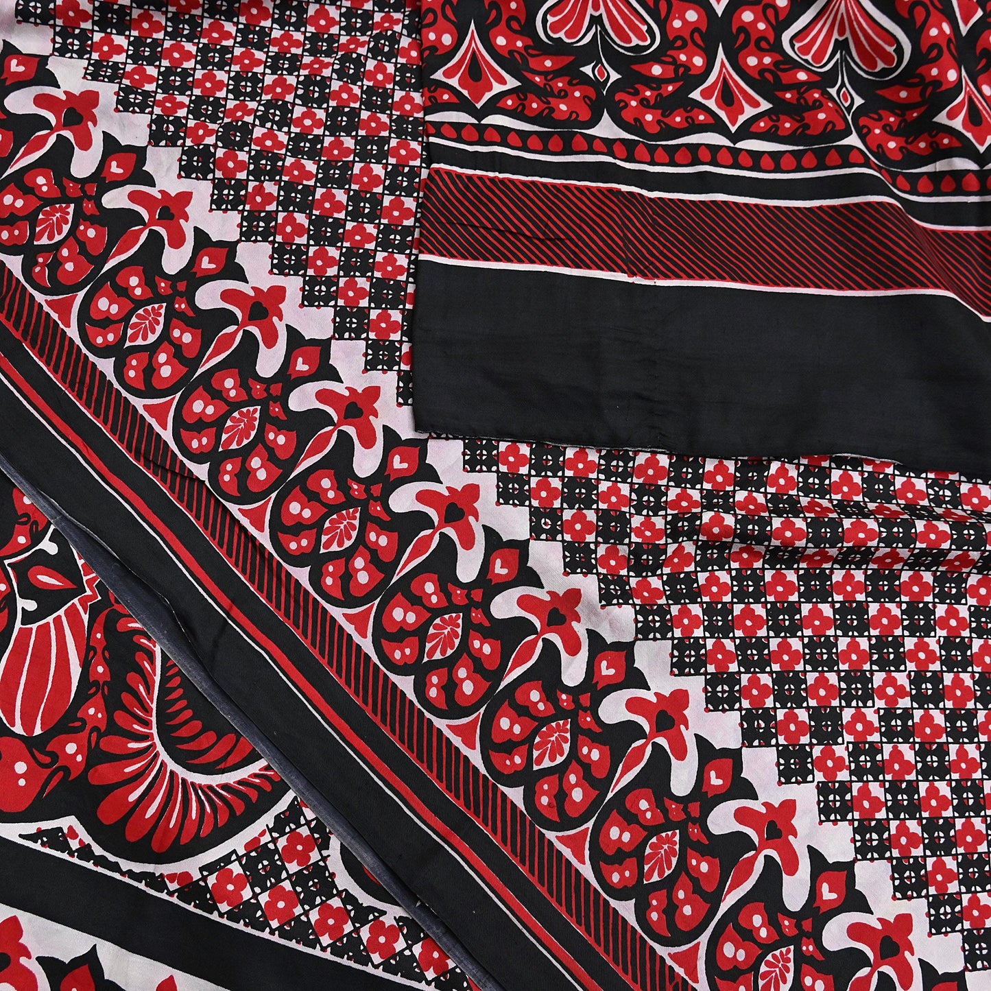 Indian Vintage Sari Black & red 100% Pure Silk Printed Sarees 5yd Craft Fabric Sewing Soft Dress Making Floral Quilting Crafting Upcycle