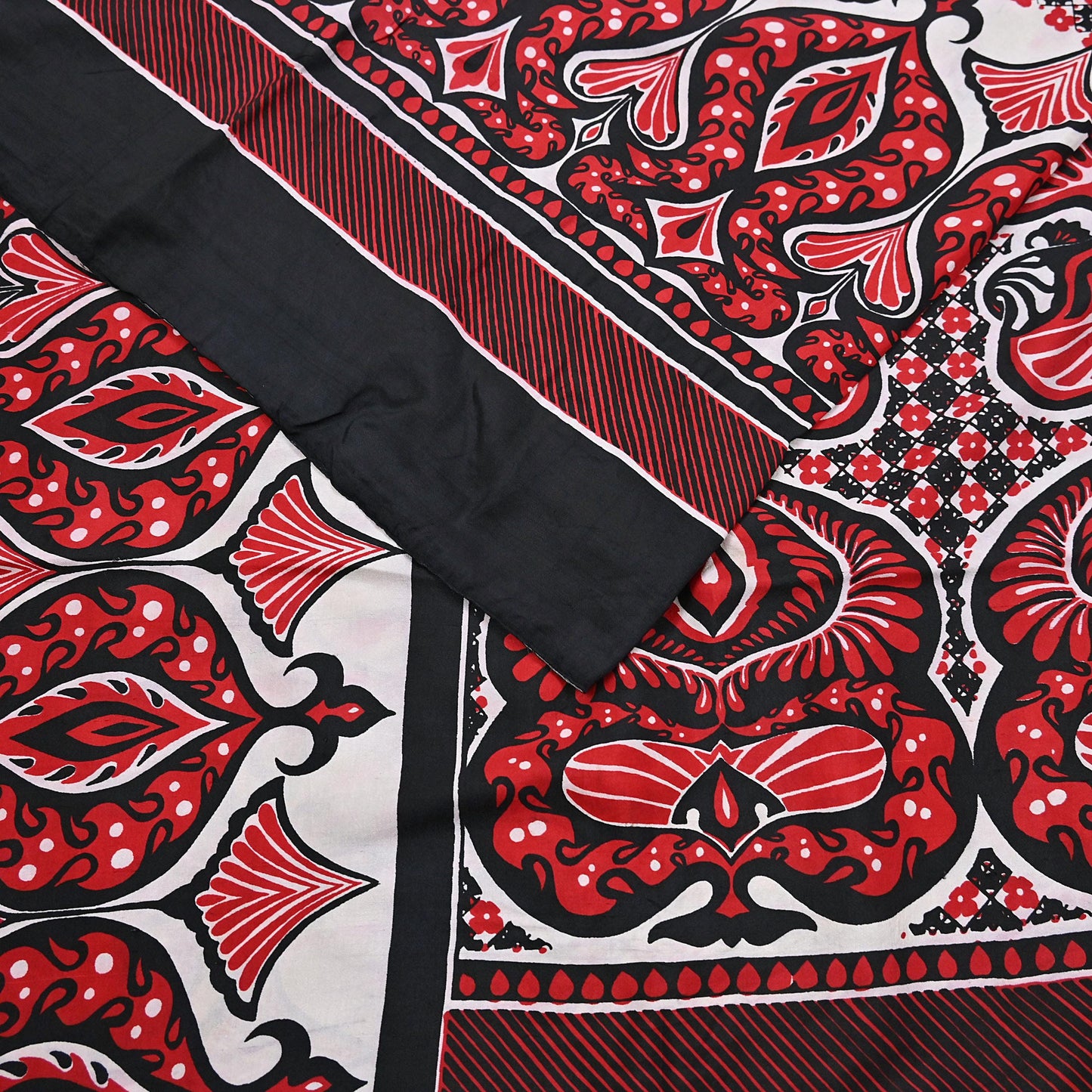 Indian Vintage Sari Black & red 100% Pure Silk Printed Sarees 5yd Craft Fabric Sewing Soft Dress Making Floral Quilting Crafting Upcycle