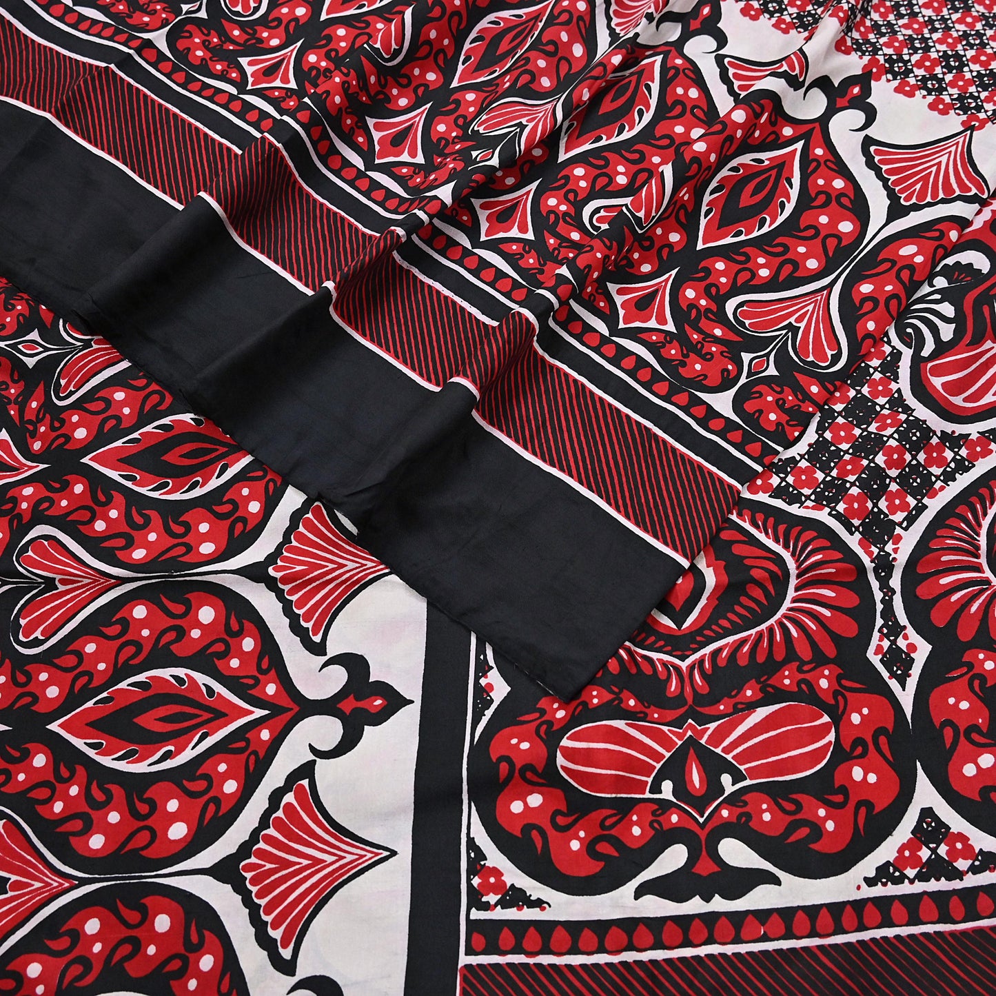 Indian Vintage Sari Black & red 100% Pure Silk Printed Sarees 5yd Craft Fabric Sewing Soft Dress Making Floral Quilting Crafting Upcycle