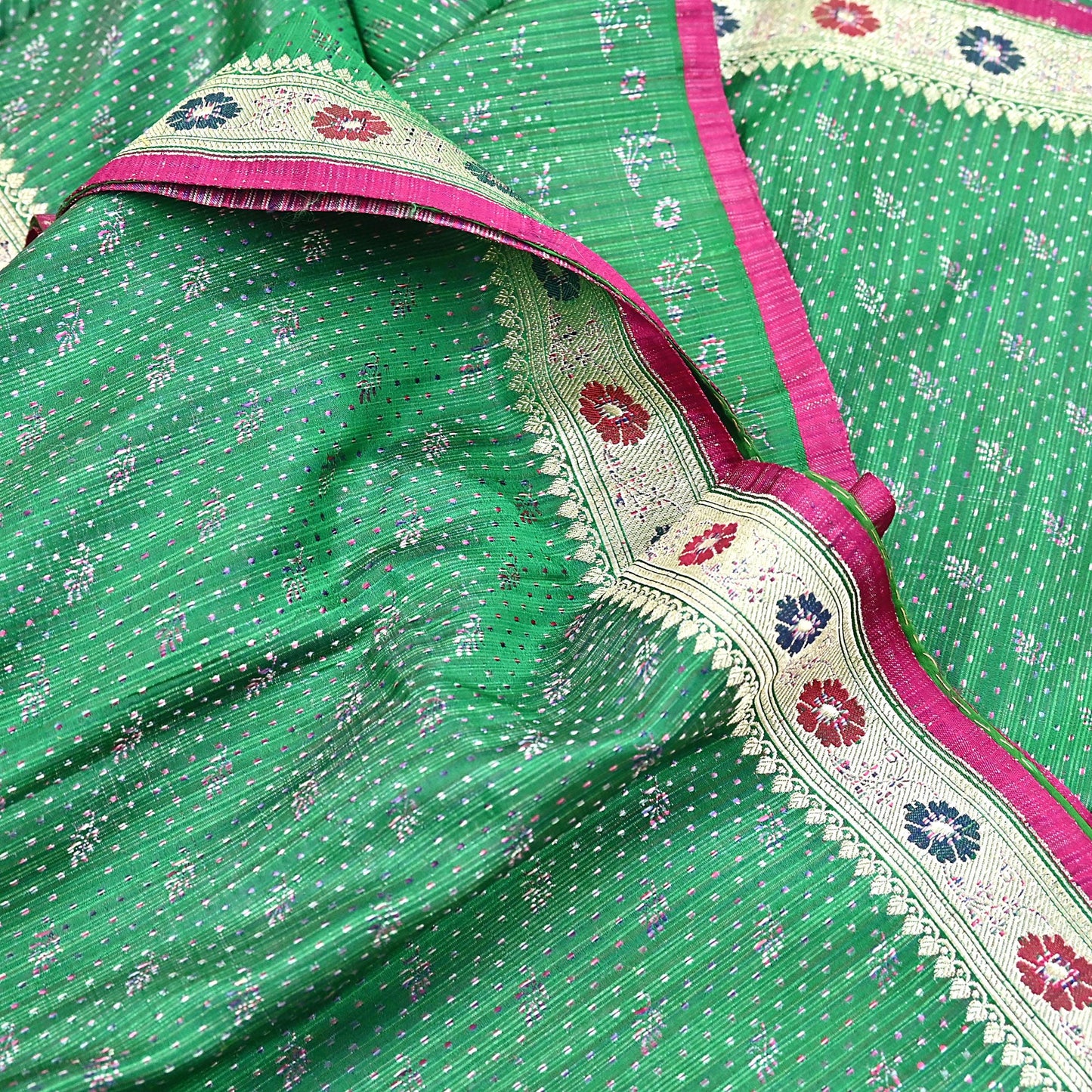 Indian Vintage Sari Green Heavy Pure Silk Woven Banarasi Brocade Saree Fabric 5Yd Ethnic Dress making Crafting Bollywood Zari