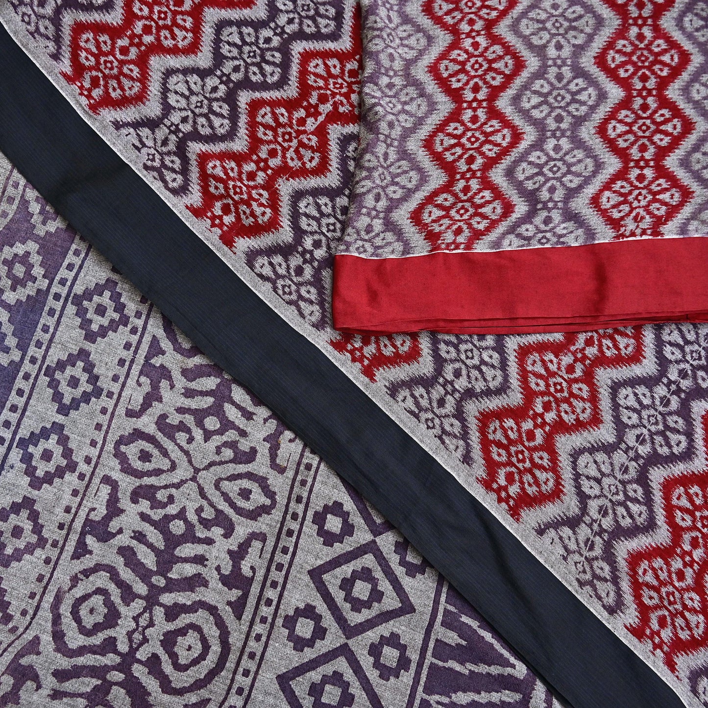 Indian Vintage Red, gray & purple Printed Pure Cotton Saree 5 Yards Soft Fabric for Sewing, Crafting, Quilting, Upcycling, Dressmaking, Boho