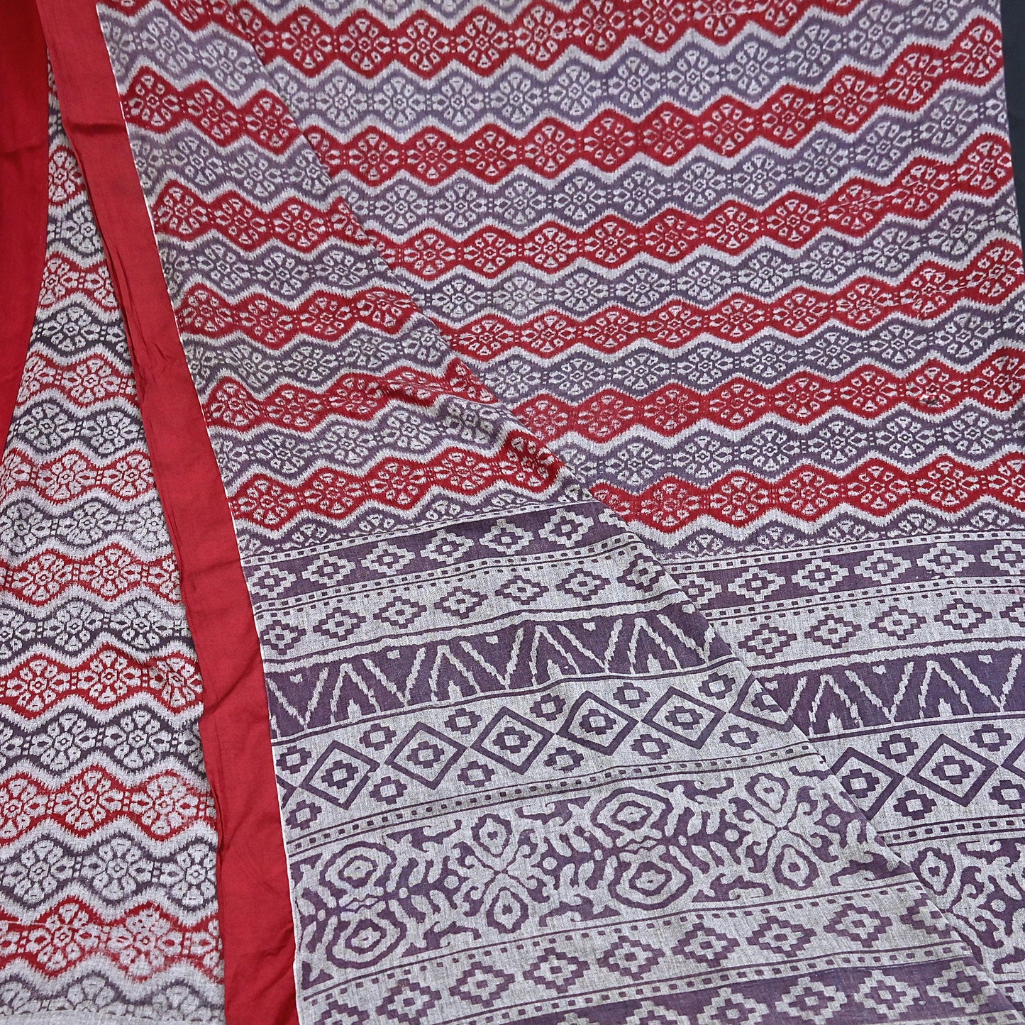Indian Vintage Red, gray & purple Printed Pure Cotton Saree 5 Yards Soft Fabric for Sewing, Crafting, Quilting, Upcycling, Dressmaking, Boho