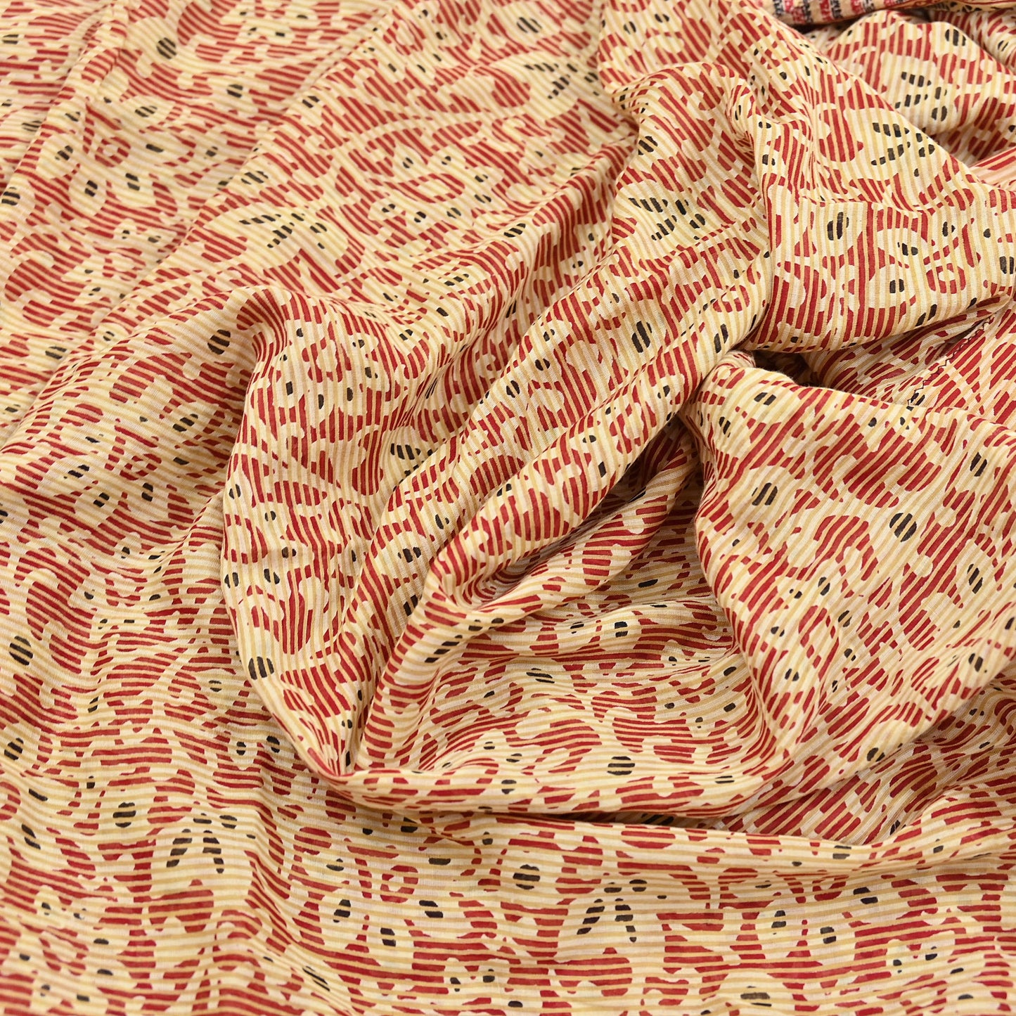 Indian Vintage Sari Red & Beige Printed 100% Pure Cotton Sarees Craft Fabric 5Yard Sewing Sarong Wrap Boho Floral Dress making Quilting Soft