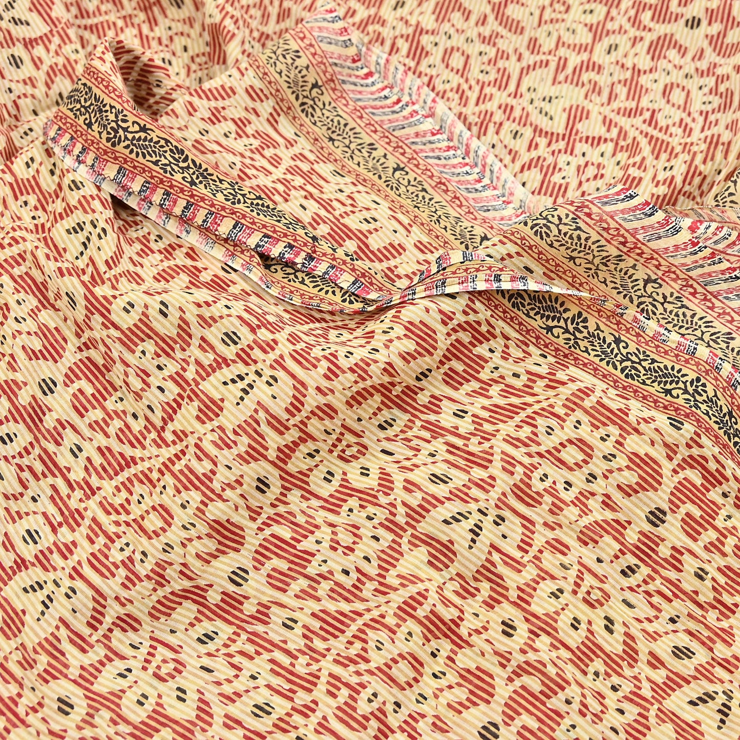 Indian Vintage Sari Red & Beige Printed 100% Pure Cotton Sarees Craft Fabric 5Yard Sewing Sarong Wrap Boho Floral Dress making Quilting Soft