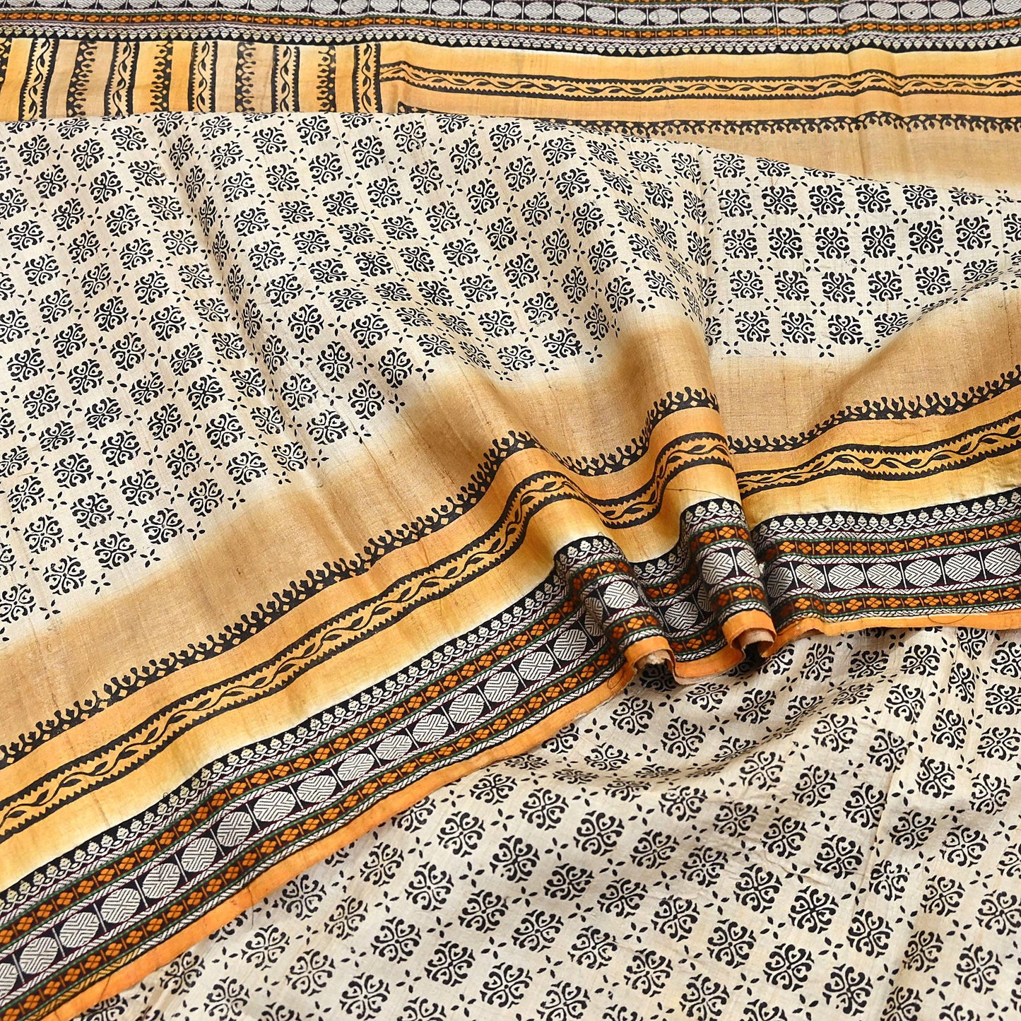 Indian Vintage Saree Ivory & Saffron Pure Khadi Silk Handloom Hand woven Sari Fabric 5yard Ethnic Dressmaking Crafting Upcycle Quilting