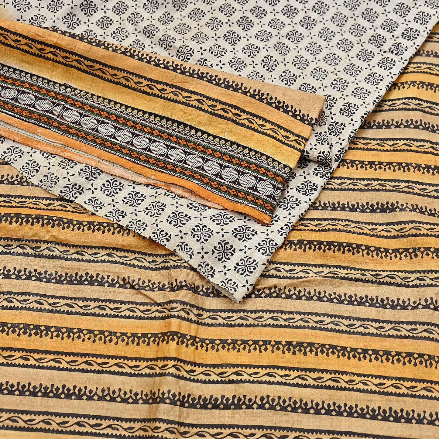 Indian Vintage Saree Ivory & Saffron Pure Khadi Silk Handloom Hand woven Sari Fabric 5yard Ethnic Dressmaking Crafting Upcycle Quilting