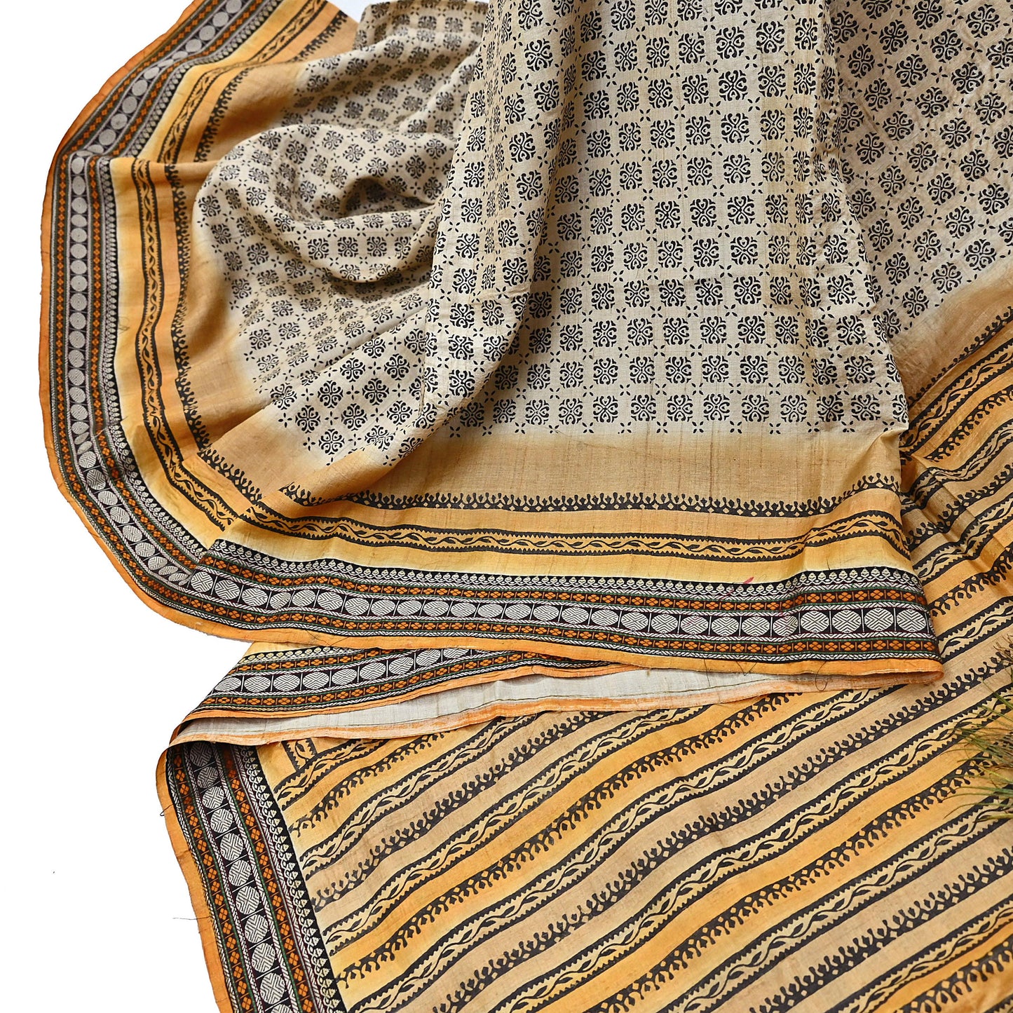 Indian Vintage Saree Ivory & Saffron Pure Khadi Silk Handloom Hand woven Sari Fabric 5yard Ethnic Dressmaking Crafting Upcycle Quilting