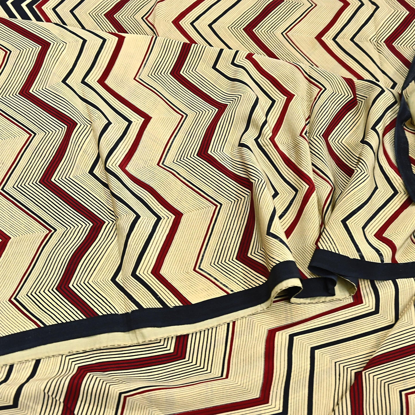 Indian Vintage Sari Beige & Black Pure Crepe Silk Printed Saree 5yard Sewing Floral Soft Craft Fabric Wrap Crafting Quilting Upcycle