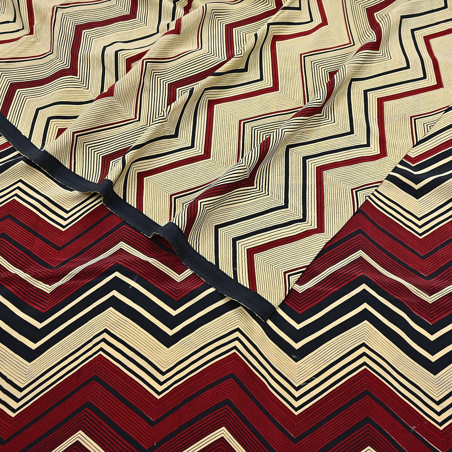 Indian Vintage Sari Beige & Black Pure Crepe Silk Printed Saree 5yard Sewing Floral Soft Craft Fabric Wrap Crafting Quilting Upcycle