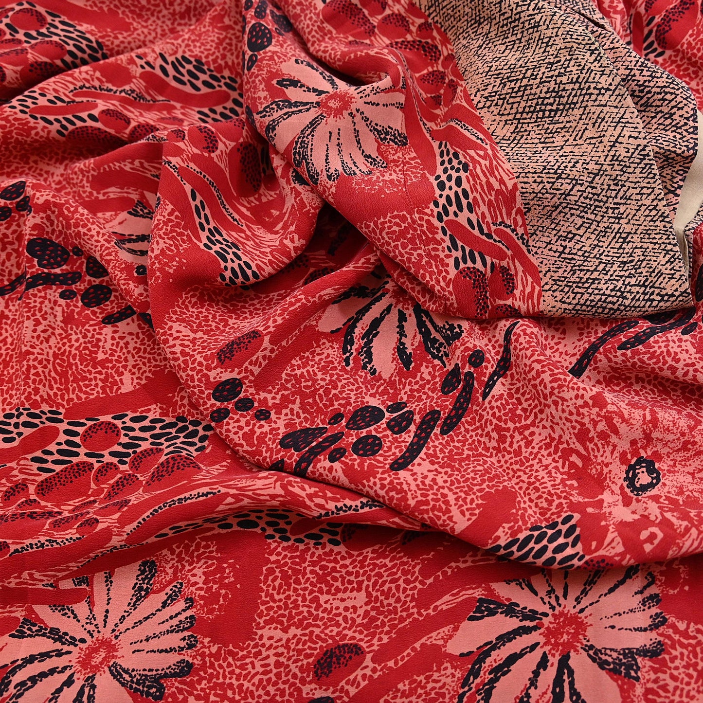 Indian Vintage Sari Black, peach & Red Pure Crepe Silk Printed Saree 5yard Sewing Soft Craft Fabric Wrap