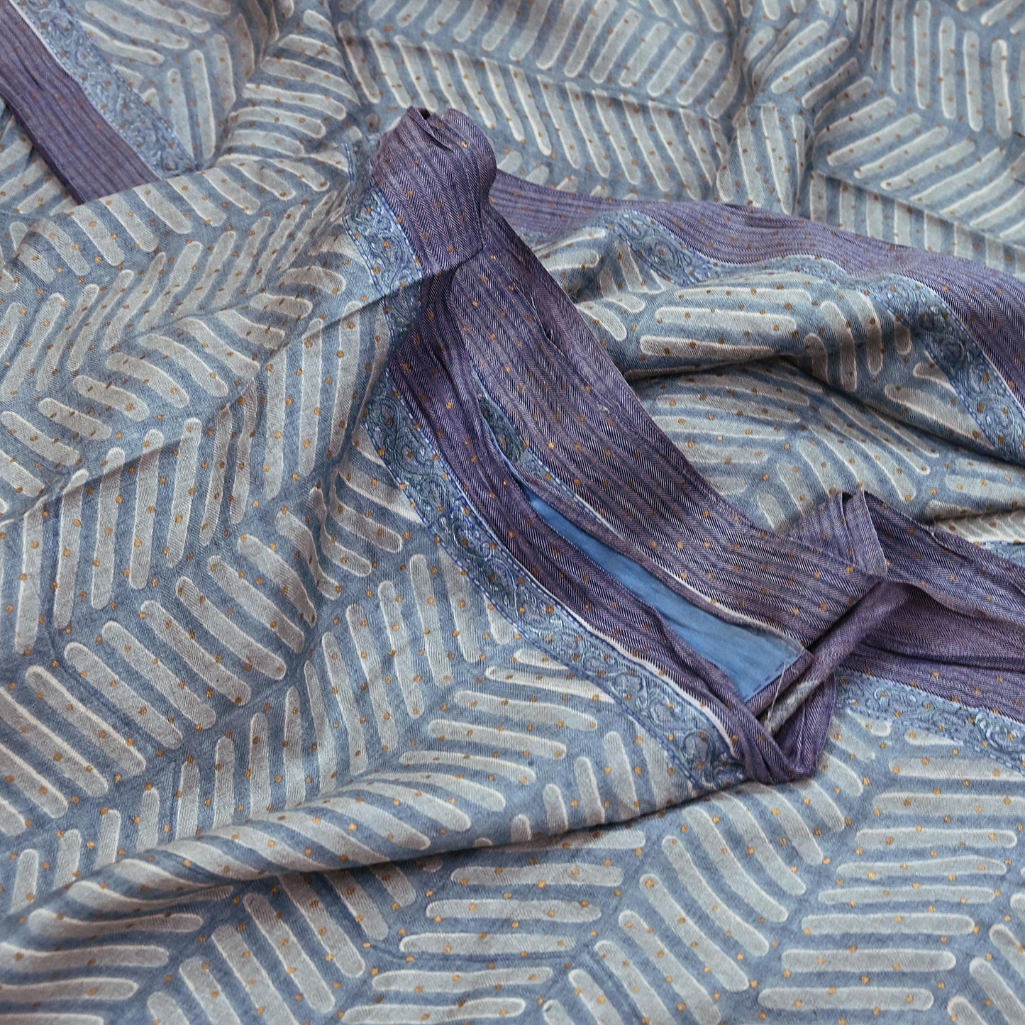 Indian Vintage Gray & Ivory Saree Pure Woolen Woven Printed Sari Warm Craft Fabric 6Yd Border Dress making Crafting Designing