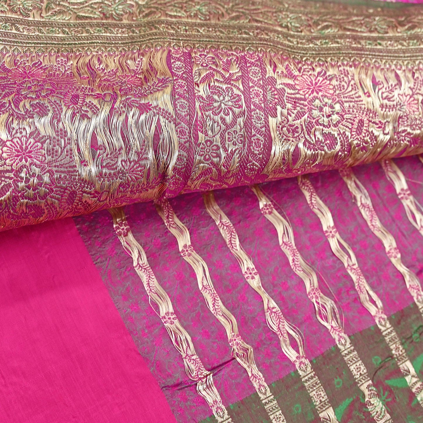 Indian Vintage Sari Heavy Pure Silk Woven Banarasi Brocade Saree Fabric 5Yd Ethnic Dress making Crafting Bollywood Dress Designing Zari