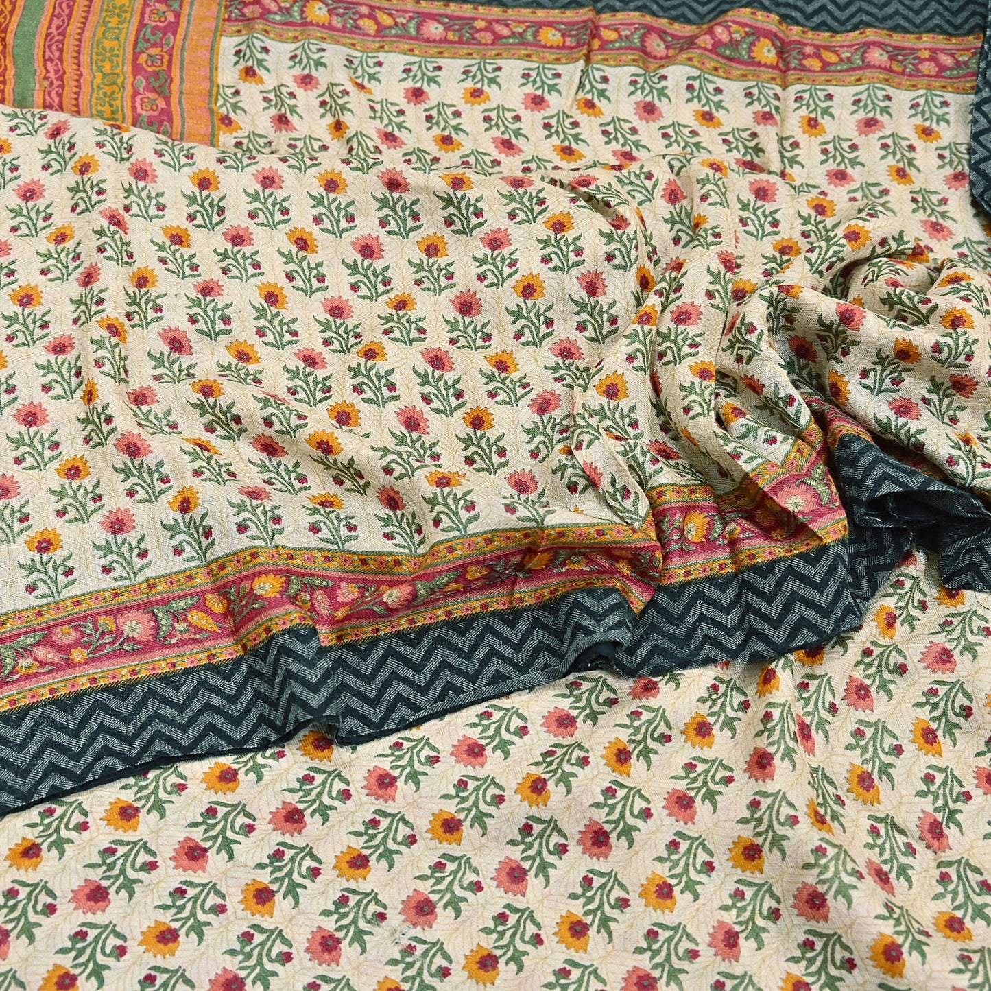 Vintage Red Beige Wool Saree Indian Pure Woolen Woven Floral Fabric 5 Yard Soft Warm Craft Material for Winter Sewing & Dressmaking