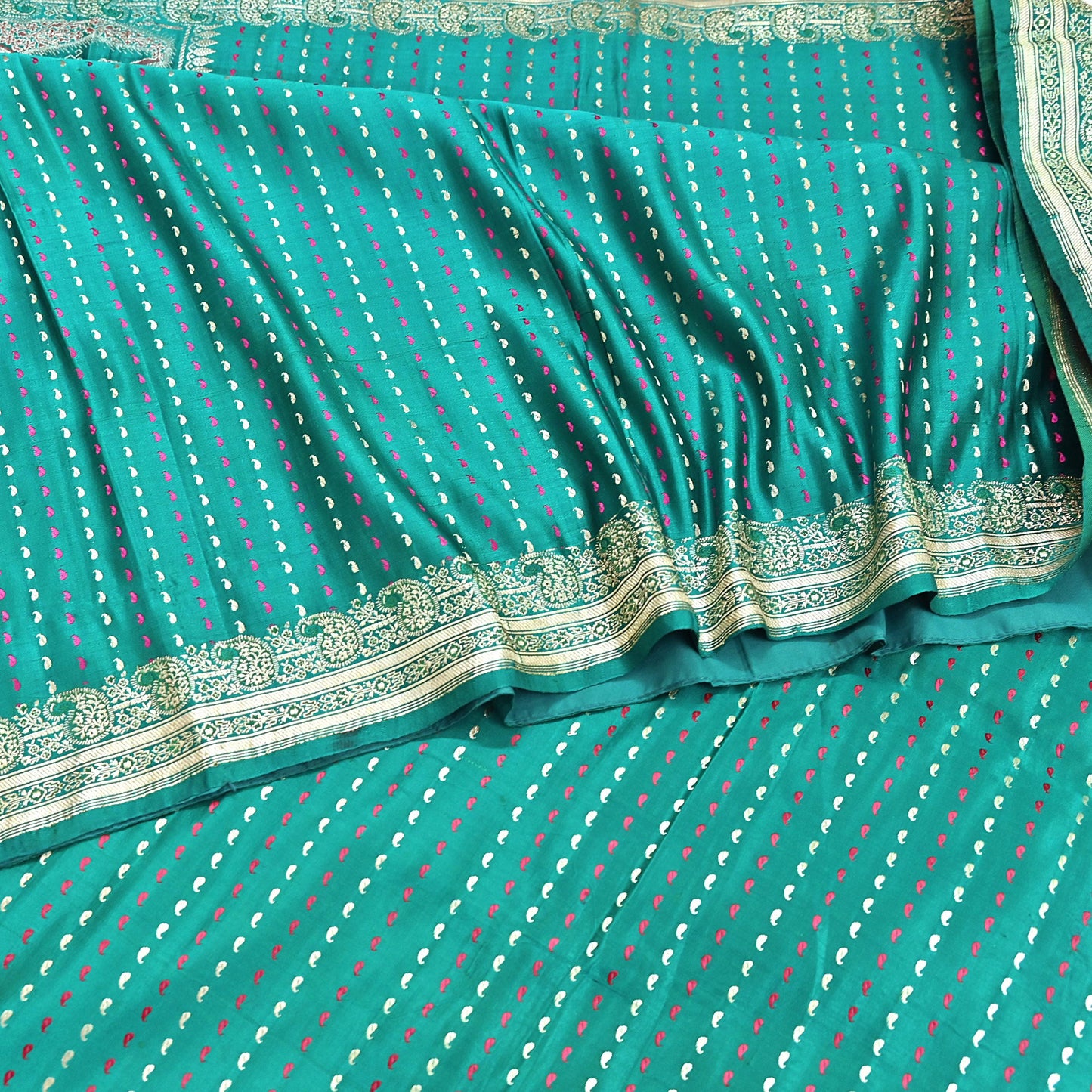 Indian Vintage Sari Green Heavy Pure Satin Silk Woven Banarasi Tanchoi Saree 5Yd Ethnic Craft Fabric Upcycle Bridal Heavy Sarees