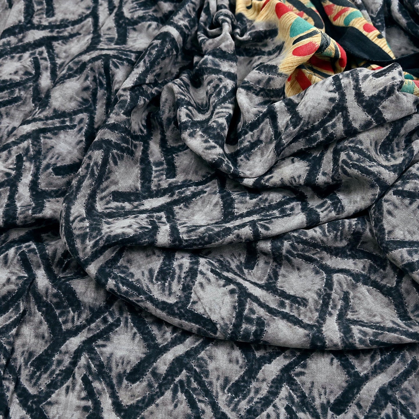 Indian Vintage Sari Gray & Black Printed 100% Pure Cotton Sarees Craft Fabric 5Yd Sewing Sarong Wrap Boho Floral Dress Making Crafting Soft