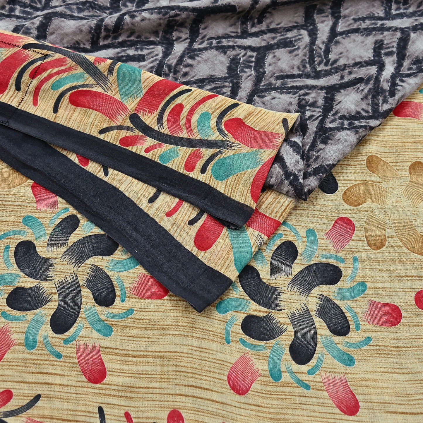 Indian Vintage Sari Gray & Black Printed 100% Pure Cotton Sarees Craft Fabric 5Yd Sewing Sarong Wrap Boho Floral Dress Making Crafting Soft