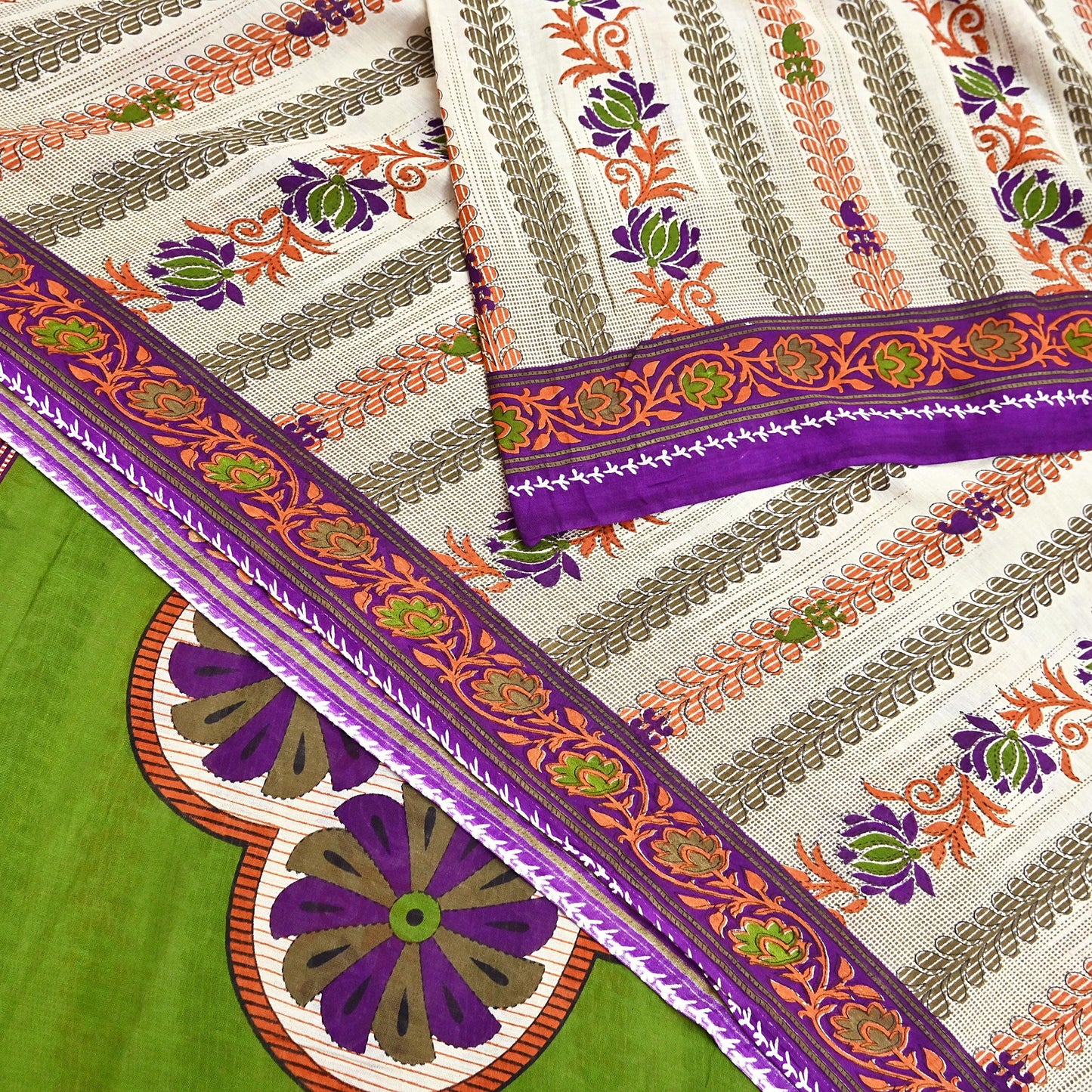 Indian Vintage Sari Ivory & Green Printed 100% Pure Cotton Sarees Craft Fabric 5Yd Sewing Sarong Wrap Boho Floral Dress Making Crafting Soft