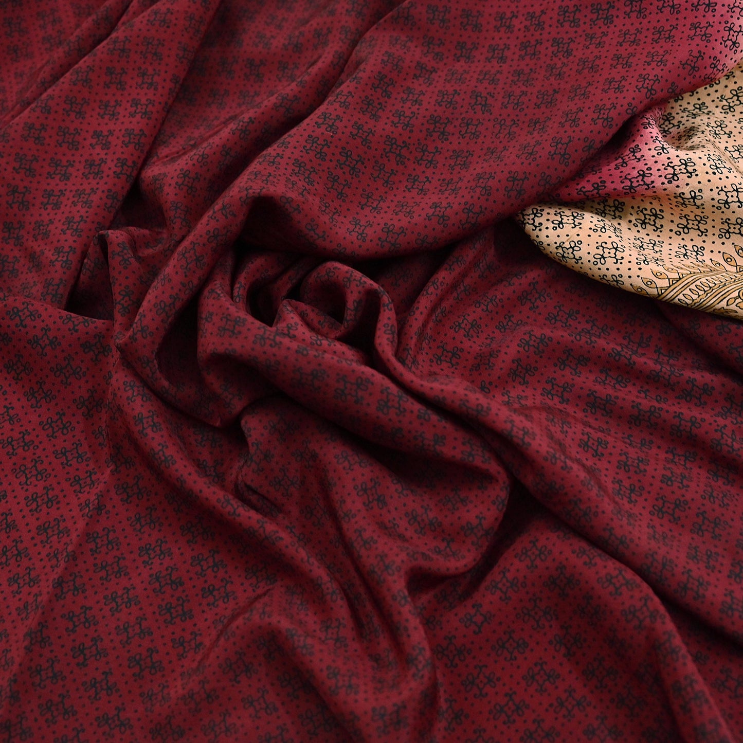 Indian Vintage Sari Maroon & beige Pure Crepe Silk Printed Saree 6yard Sewing Quilting Floral Soft Craft Fabric Wrap