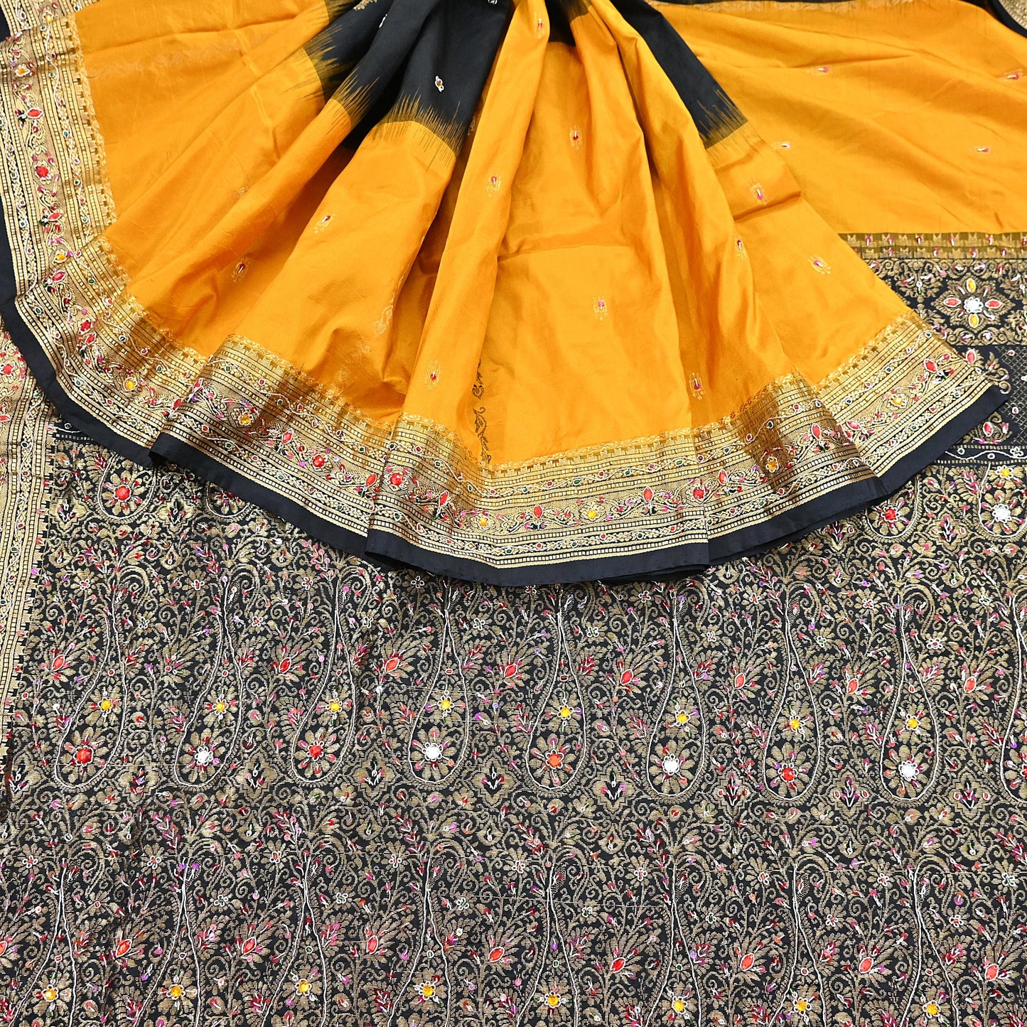 Indian Vintage Kanjivaram Saree Heavy Hand Embroidered Pure Silk Black & Yellow Bridal Fabric 5 Yards Dress Making Bollywood Sarees