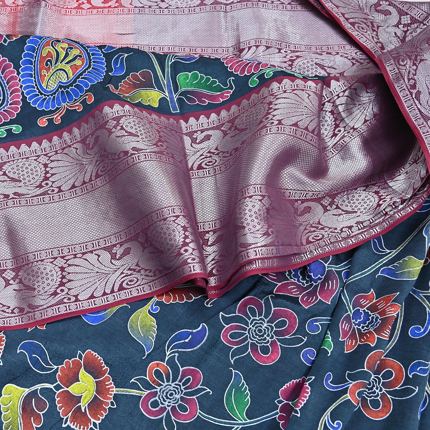 Indian Vintage Sari Gray & Red Hand Painted Sarees Pure Cotton Craft Fabric 5Yd Floral Soft Dress Making Zari Border Crafting Quilting