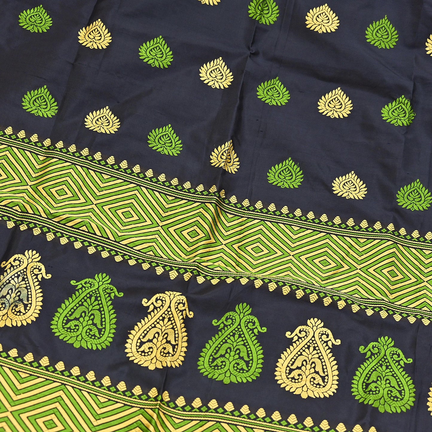 Indian Black Pat Silk Mekhela Chador Set Handwoven Assamese Traditional Wear Vintage 2-Piece Mekhela Sador