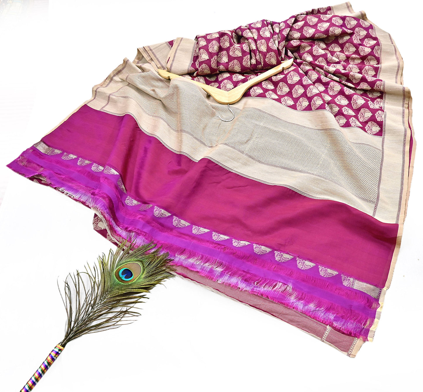 Indian Vintage Heavy Sari Purple & pink Hand Woven Sarees 100% Pure Silk Zari 5Yd Floral with Blouse fabric