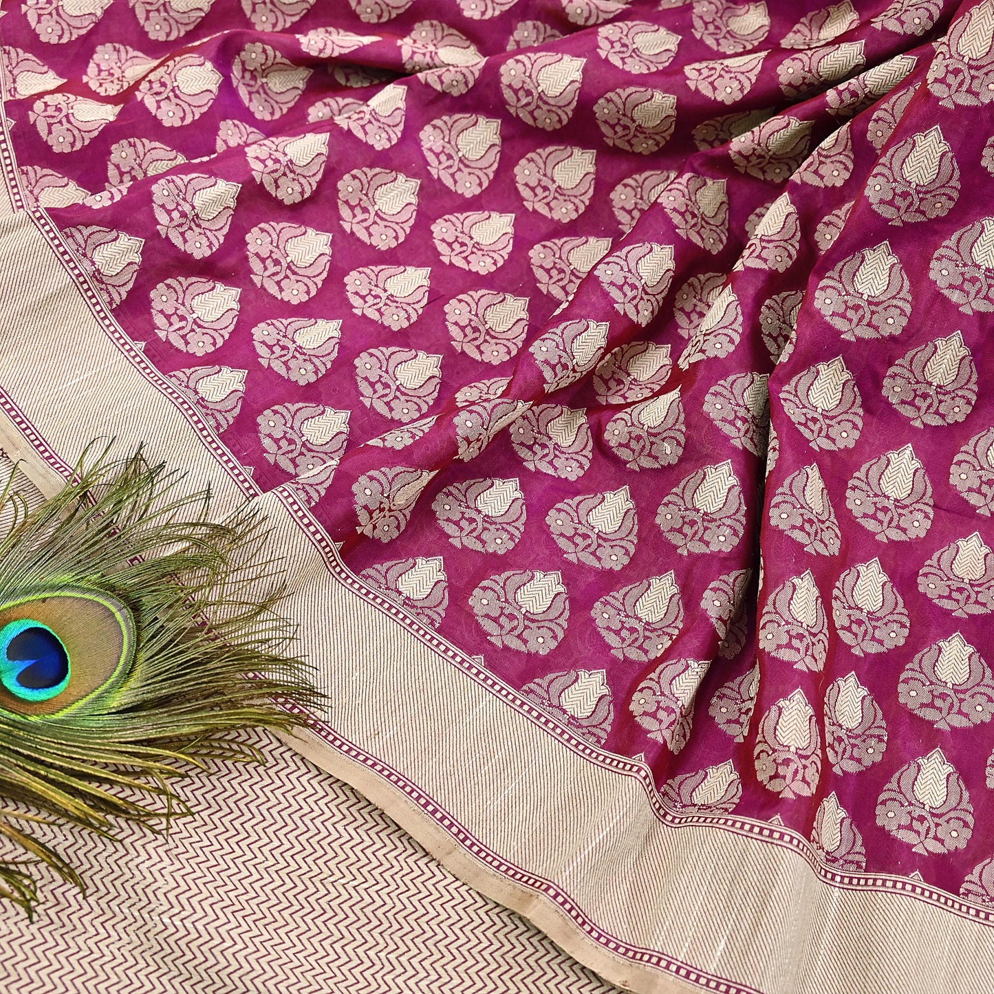 Indian Vintage Heavy Sari Purple & pink Hand Woven Sarees 100% Pure Silk Zari 5Yd Floral with Blouse fabric