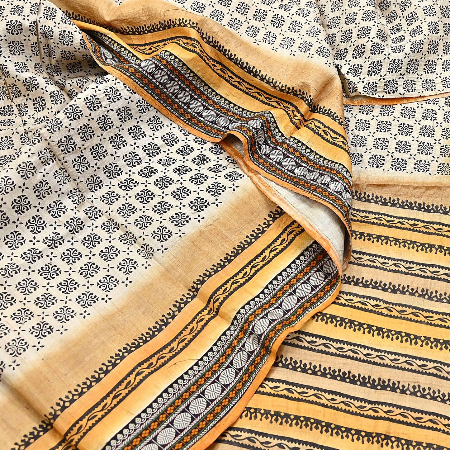 Indian Vintage Saree Ivory & Saffron Pure Khadi Silk Handloom Hand woven Sari Fabric 5yard Ethnic Dressmaking Crafting Upcycle Quilting