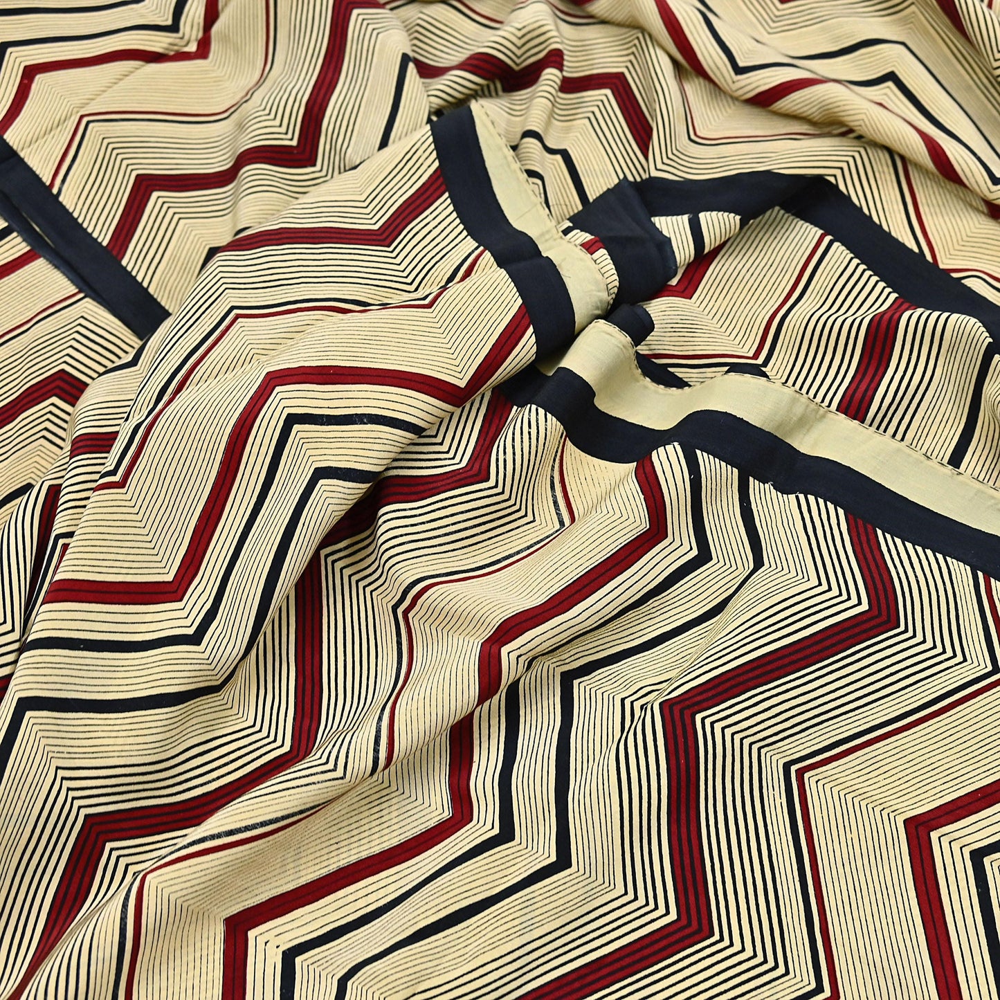 Indian Vintage Sari Beige & Black Pure Crepe Silk Printed Saree 5yard Sewing Floral Soft Craft Fabric Wrap Crafting Quilting Upcycle