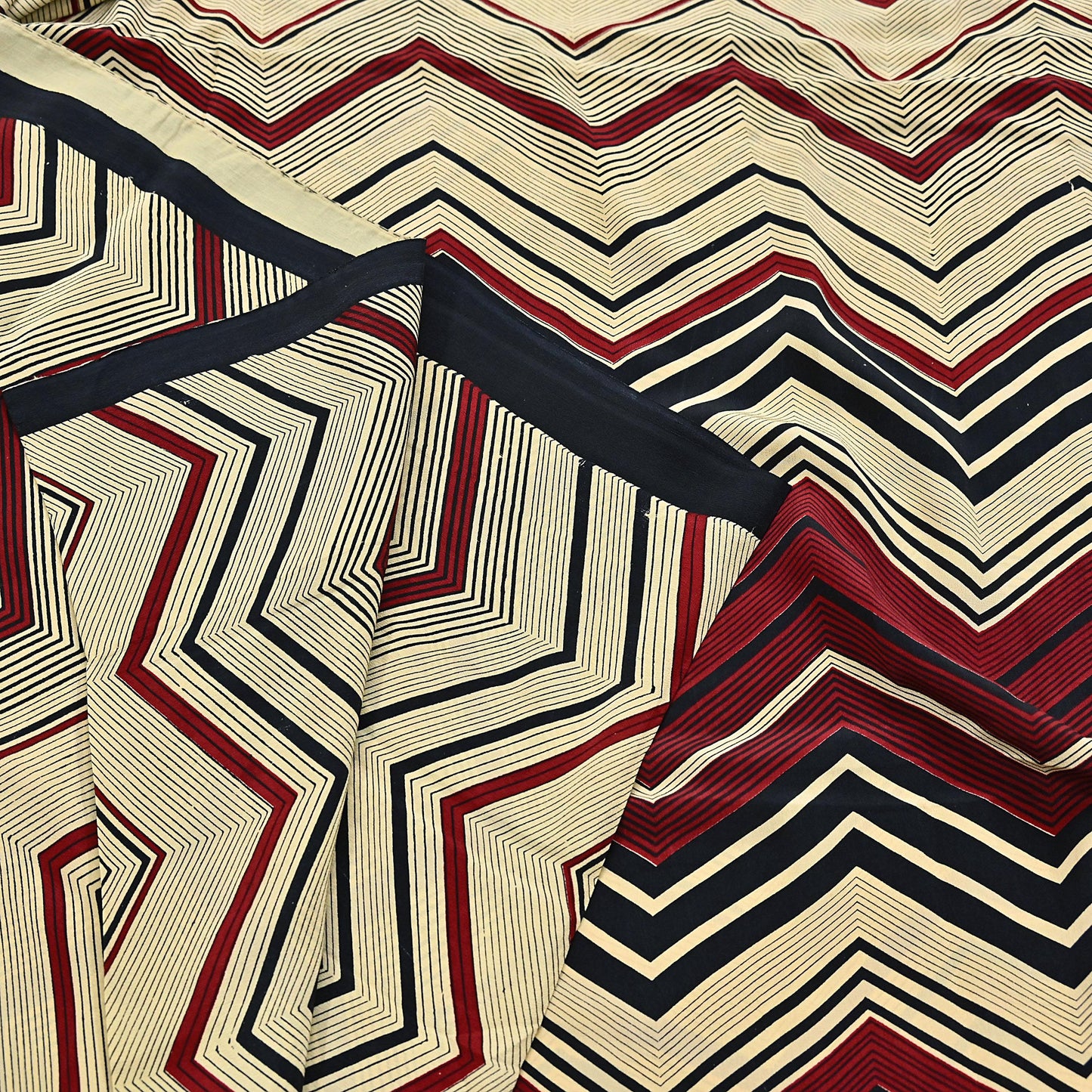 Indian Vintage Sari Beige & Black Pure Crepe Silk Printed Saree 5yard Sewing Floral Soft Craft Fabric Wrap Crafting Quilting Upcycle