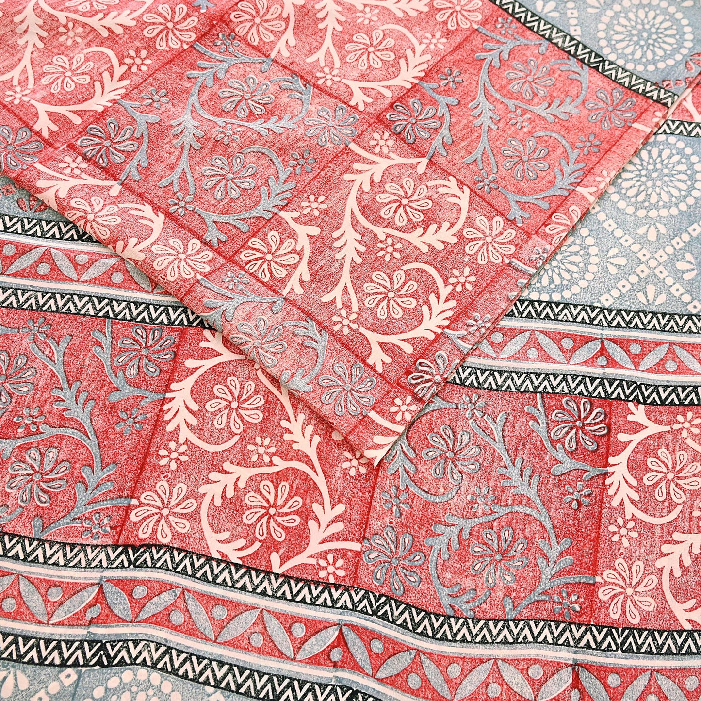 Indian Vintage Sari Ivory & Red Pure Crepe Silk Printed Saree 5yard Sewing Soft Craft Fabric Wrap