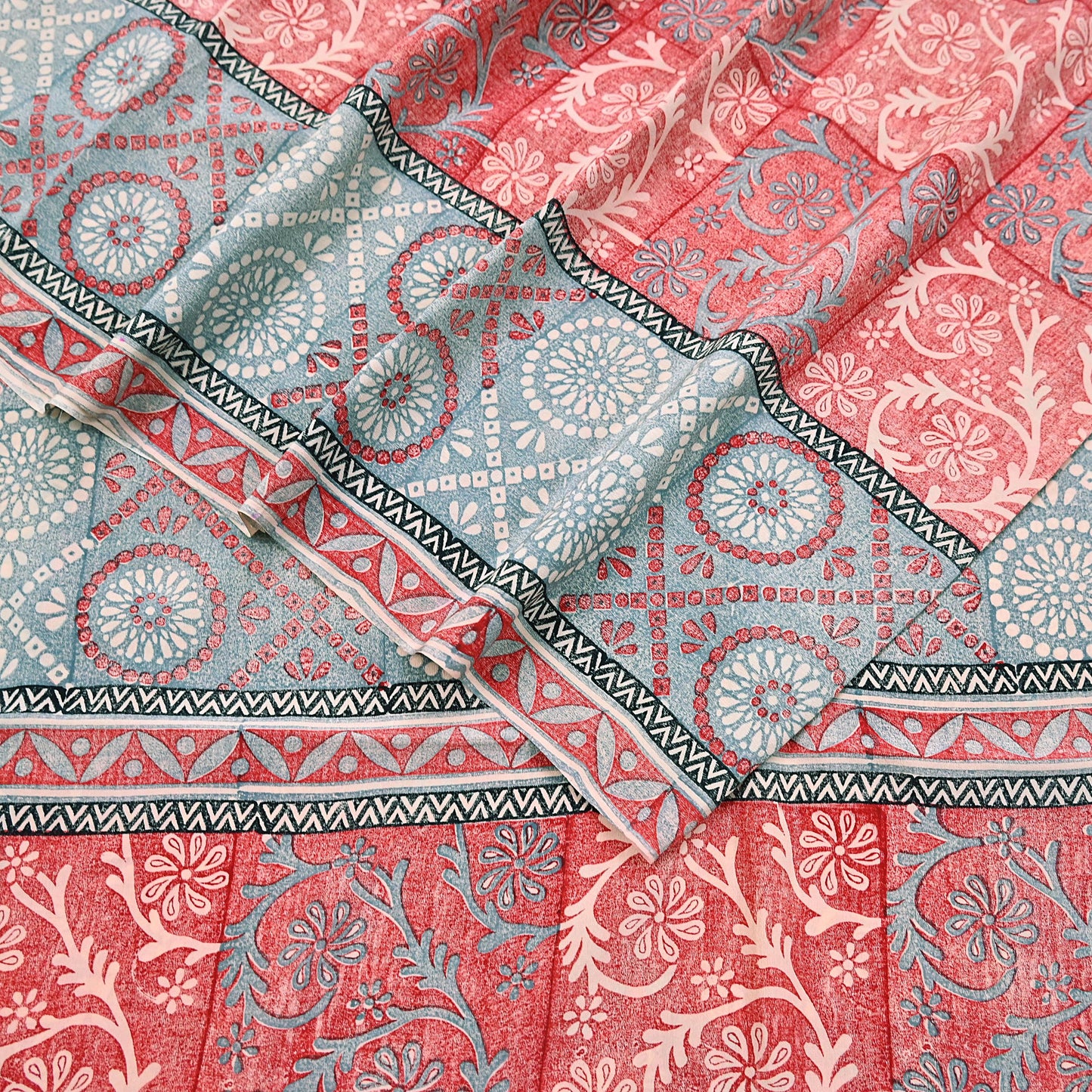 Indian Vintage Sari Ivory & Red Pure Crepe Silk Printed Saree 5yard Sewing Soft Craft Fabric Wrap