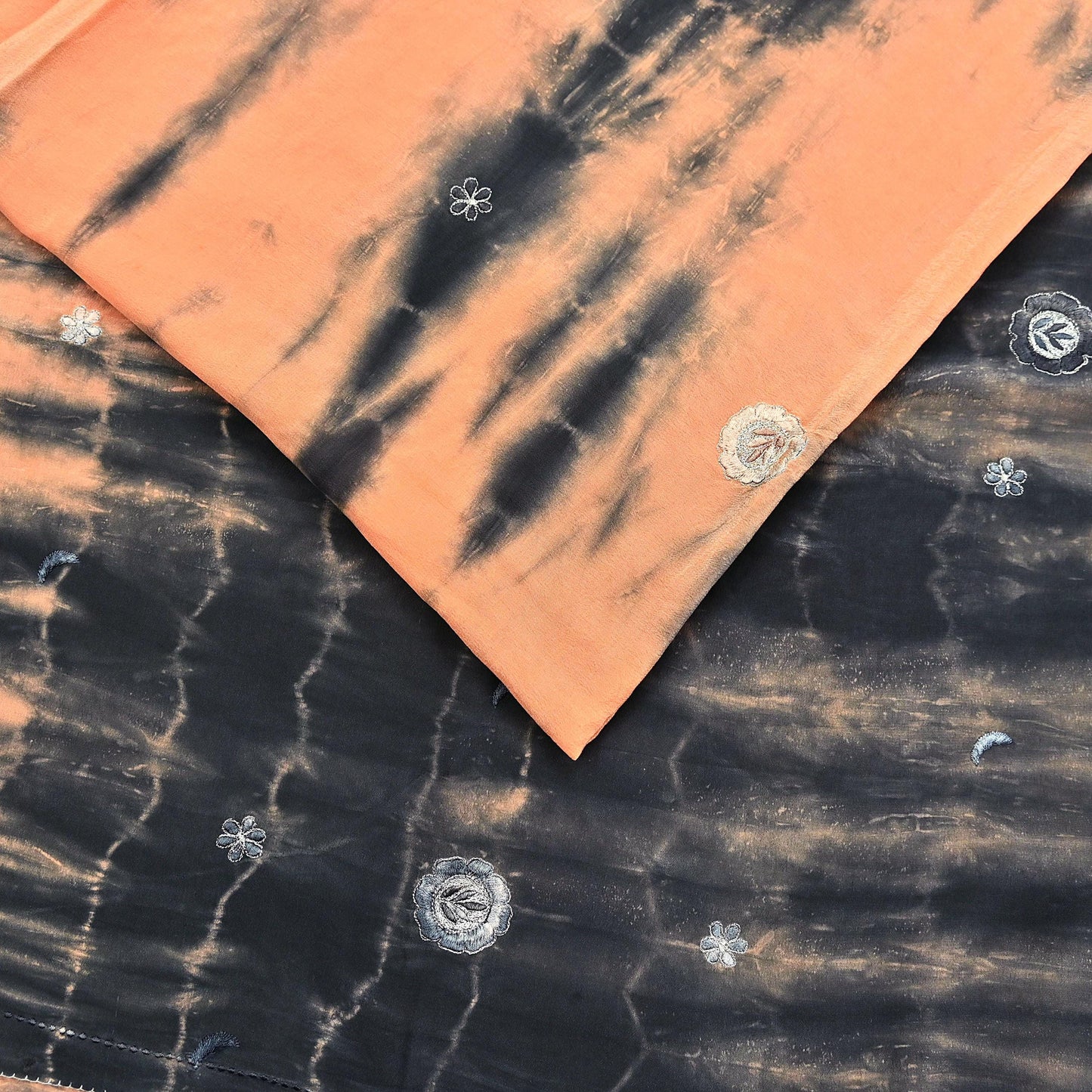 Indian Vintage Saree Peach & Black Pure Crepe Silk Hand Embroidered Tie-Dye Sari Fabric 5yard Sewing Craft Fabric Dressmaking Crafting Zari