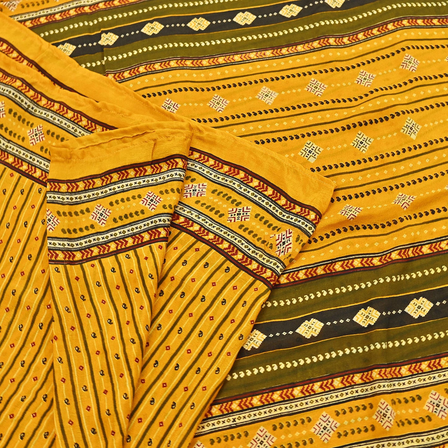 Indian Vintage Sari Yellow 100% Pure Silk Printed Sarees 6yd Sewing Craft Fabric Dress Making Soft Woven Border Upcycle Quilting