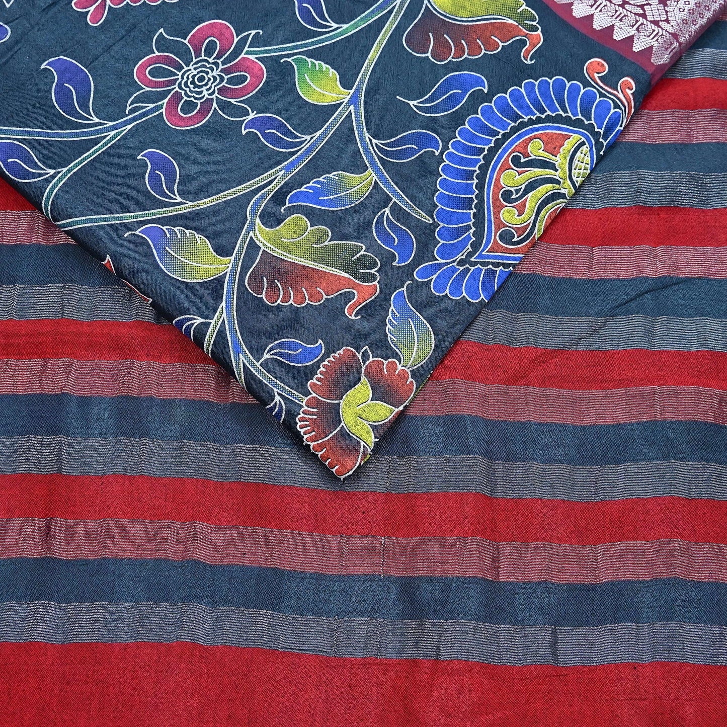 Indian Vintage Sari Gray & Red Hand Painted Sarees Pure Cotton Craft Fabric 5Yd Floral Soft Dress Making Zari Border Crafting Quilting