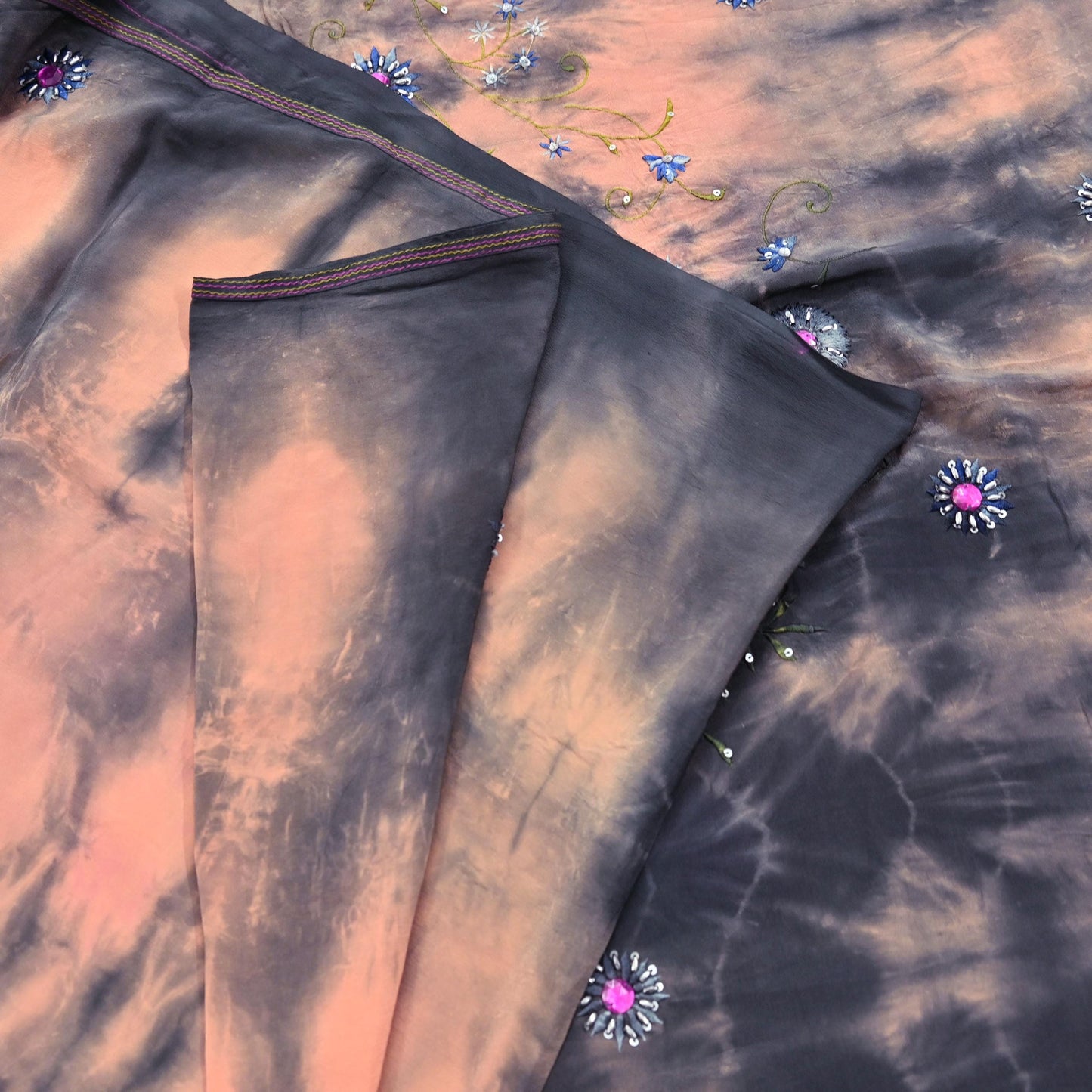 Indian Vintage Saree Peach & Black Pure Crepe Silk Hand Embroidered Tie-Dye Sari Fabric 5yard Sewing Craft Fabric Dressmaking Crafting Zari