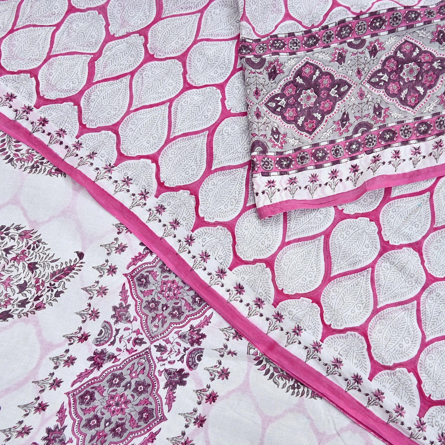 Indian Vintage Sari White & Pink Printed Pure Cotton Sarees Craft Fabric 5Yd Sewing Sarong Wrap Boho Floral Quilting Dress making