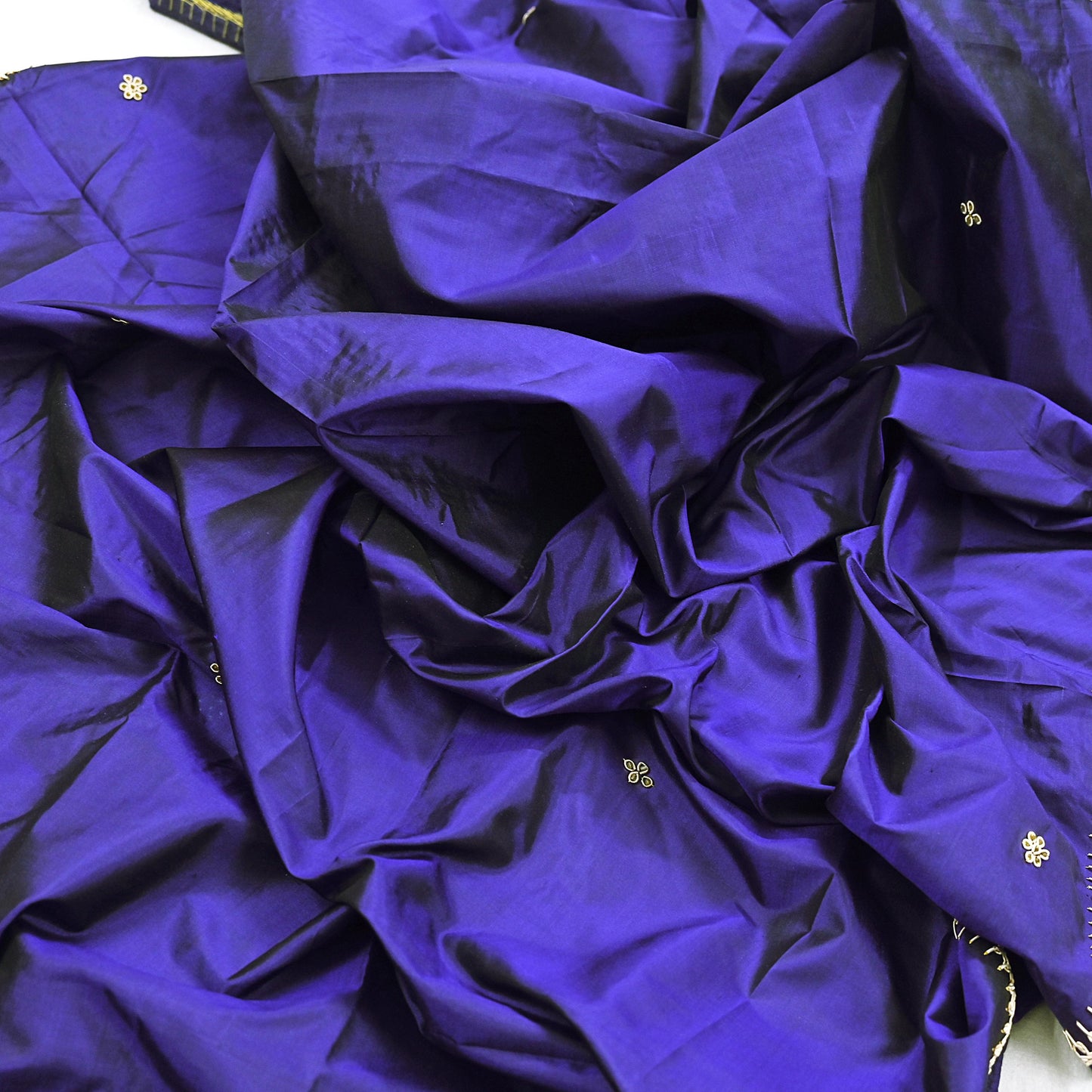Indian Vintage Dupatta Purple Pure Silk Long Stole Hand Embroidered Scarves Floral Design Stole Veil Wrap Zardozi/ dabka