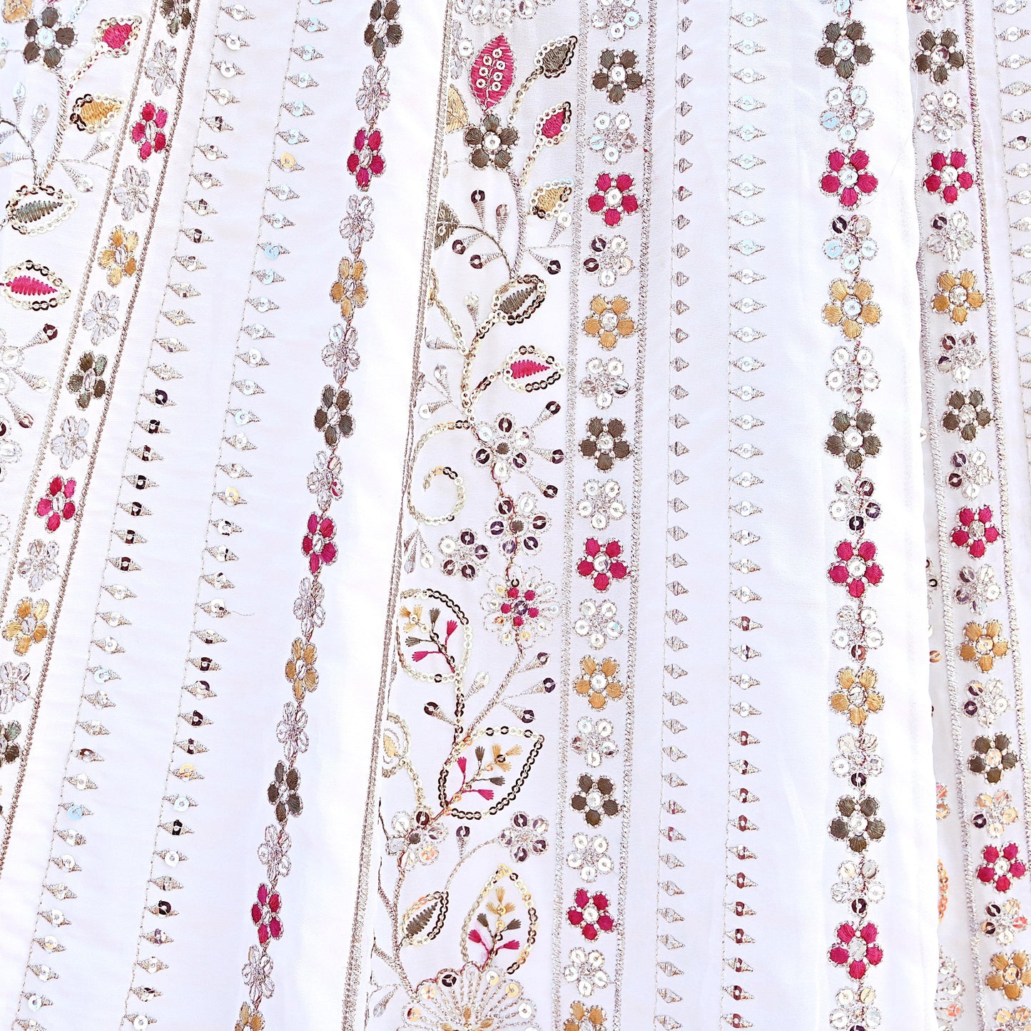 Indian Pre-owned White Pure Georgette Embroidered Lehenga/Skirt Bridal Wear Bollywood