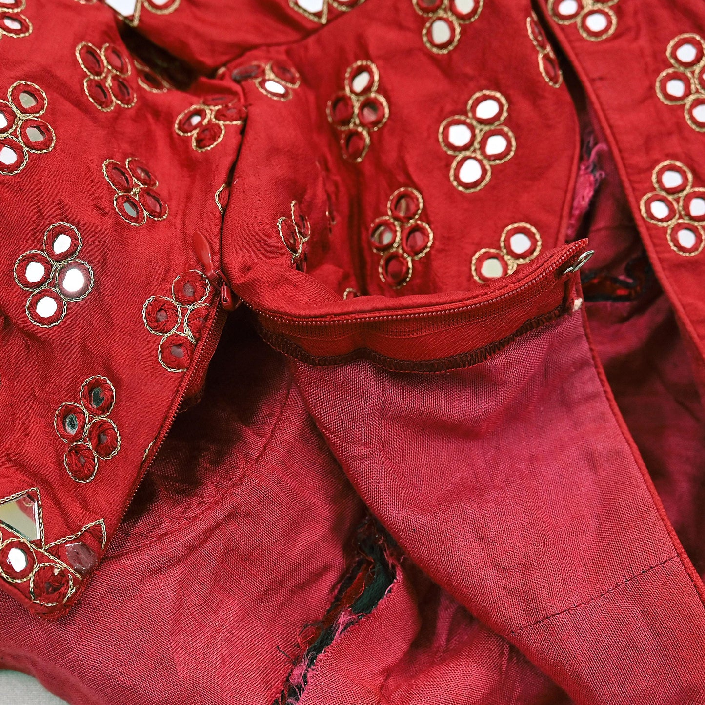 Indian Pre-owned Red Pure Silk Hand Embroidered By Designer Abu Jani Blouse/Top/Crop 34 M Size Party wear Bollywood