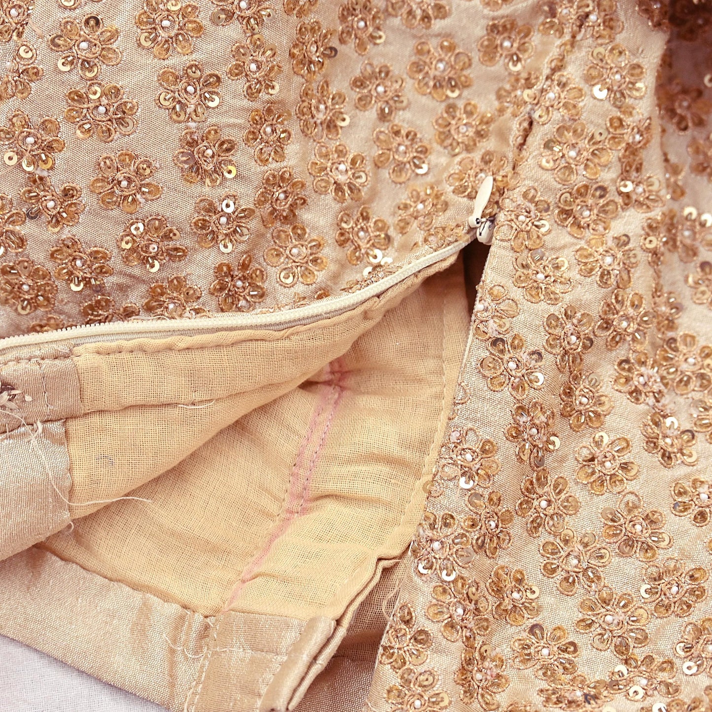 Indian Pre-owned Beige Raw Silk Hand Embroidered By Designer Abu Jani Blouse/Top/Crop 34 M Size Party wear Bollywood