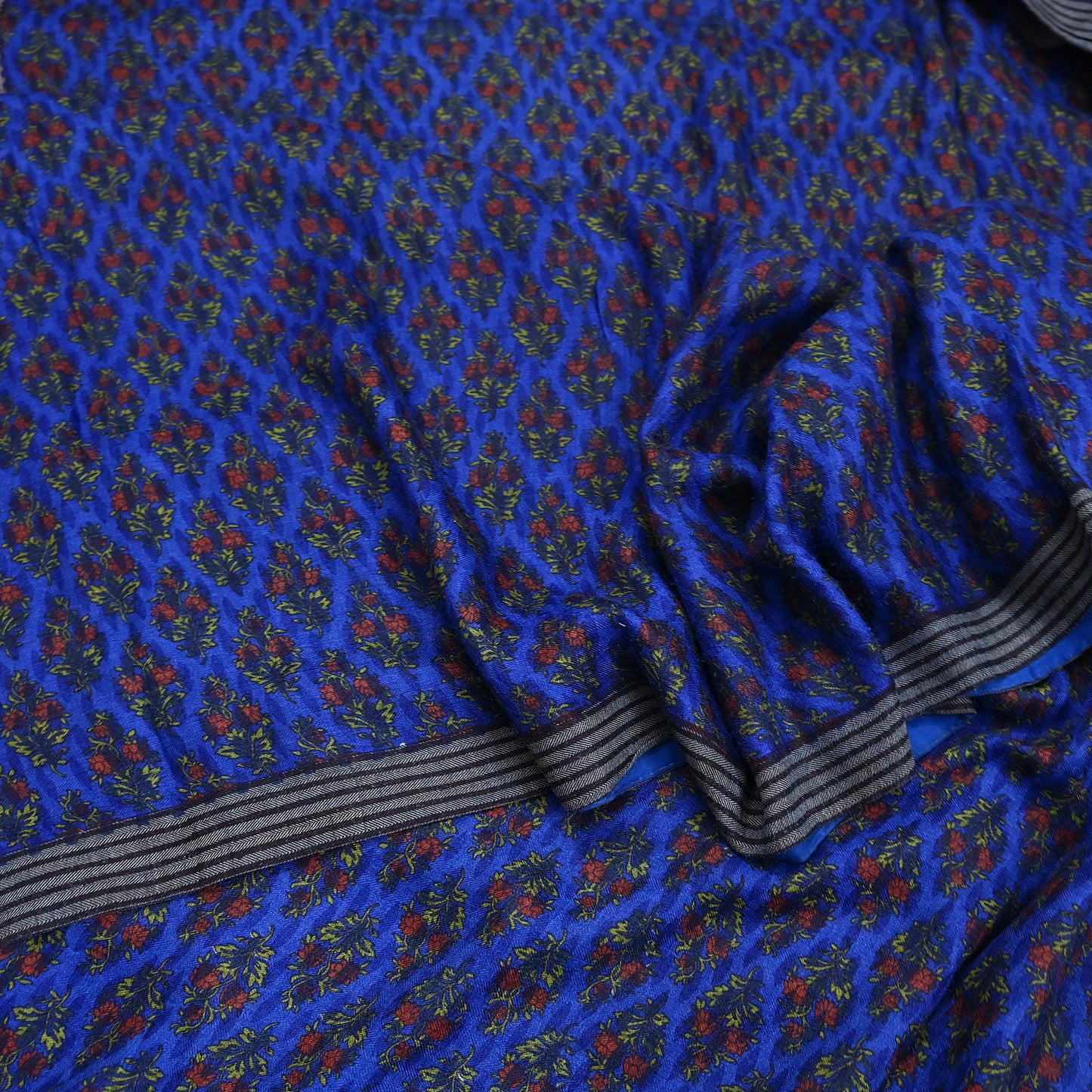 Indian Vintage Blue Sarees Pure Woolen Woven Printed  Sari Soft Warm Craft Fabric 5Yd Floral Woven Border Dress making Crafting Quilting